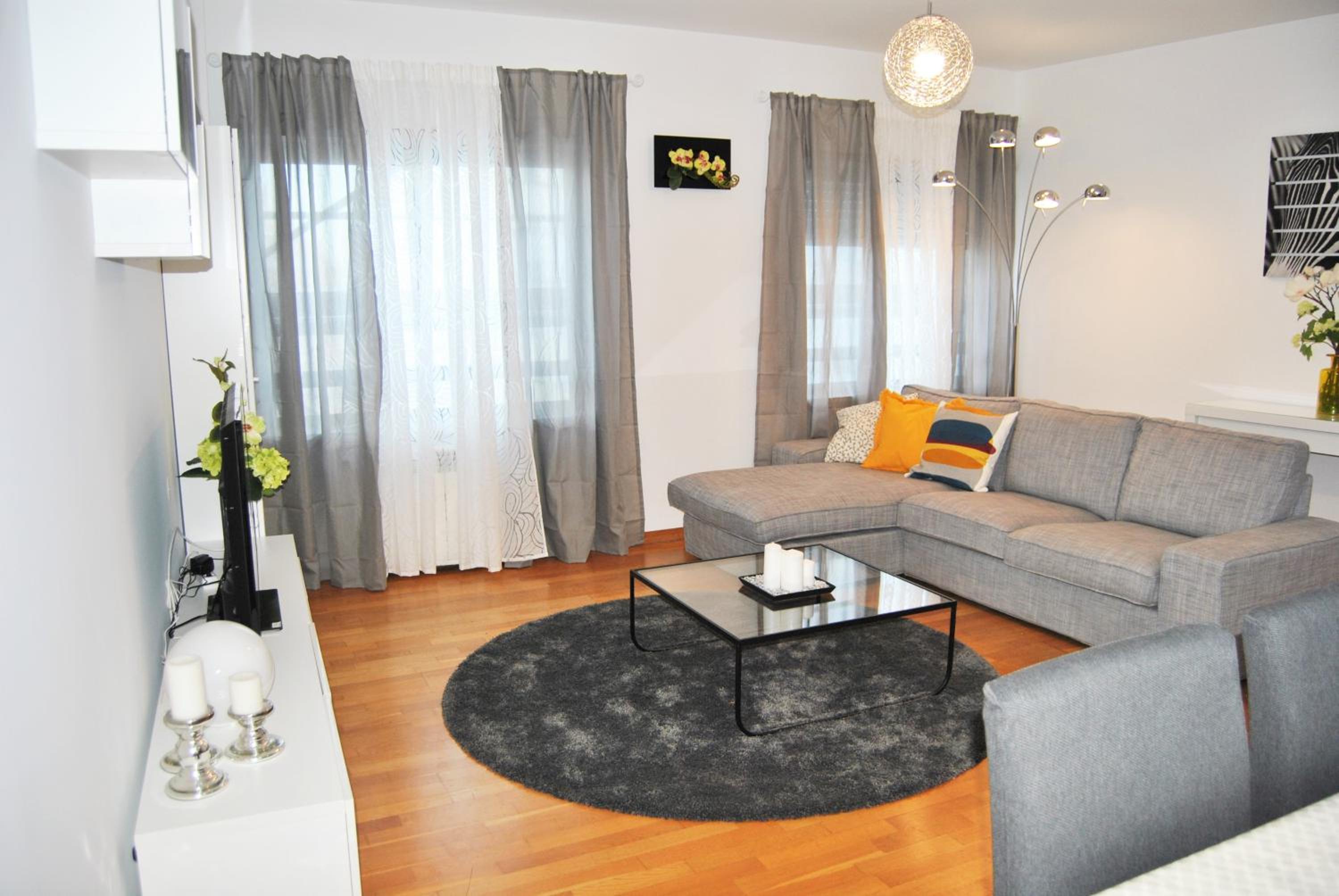 Apartment photo 1