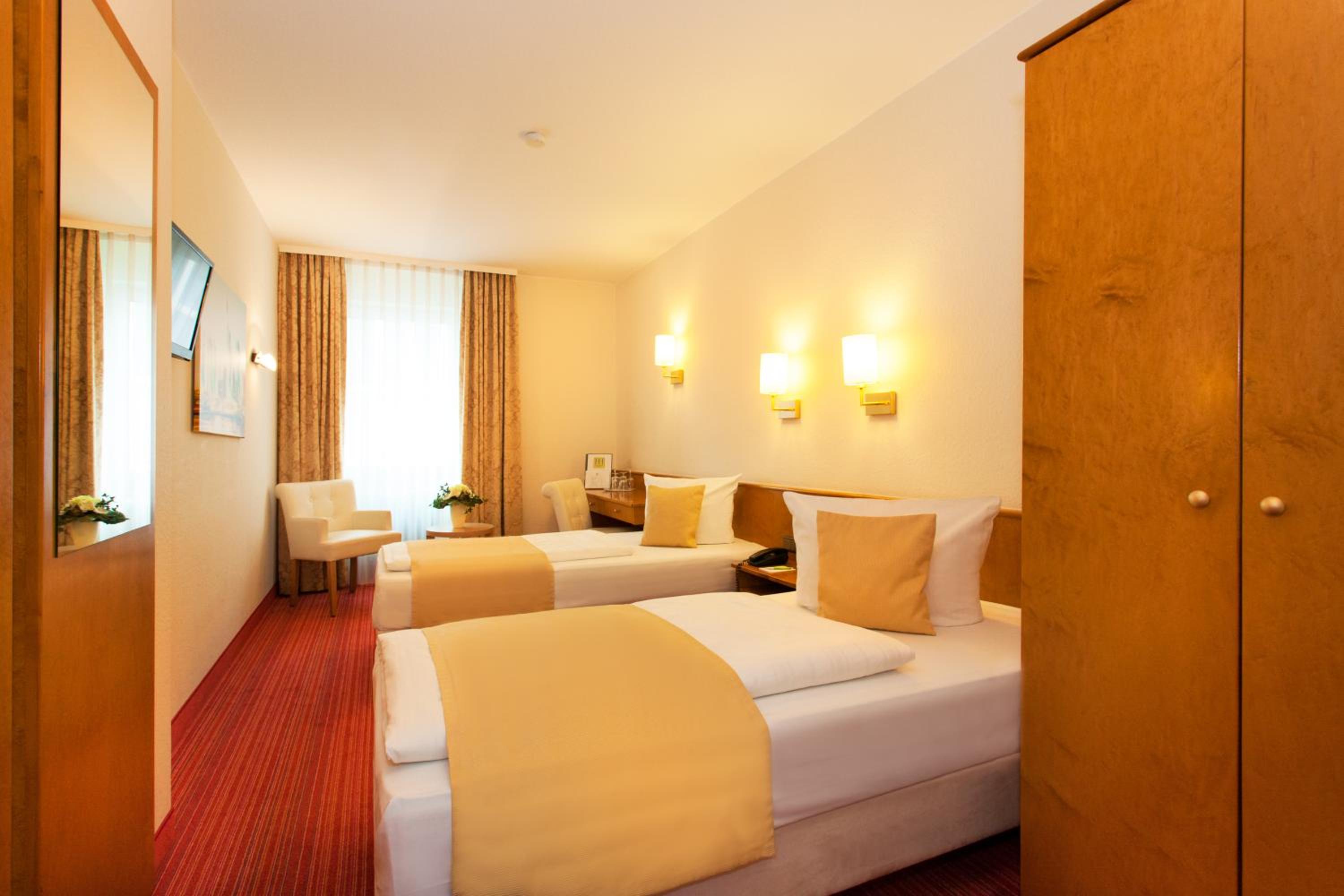 Standard Double Room - Photo 3