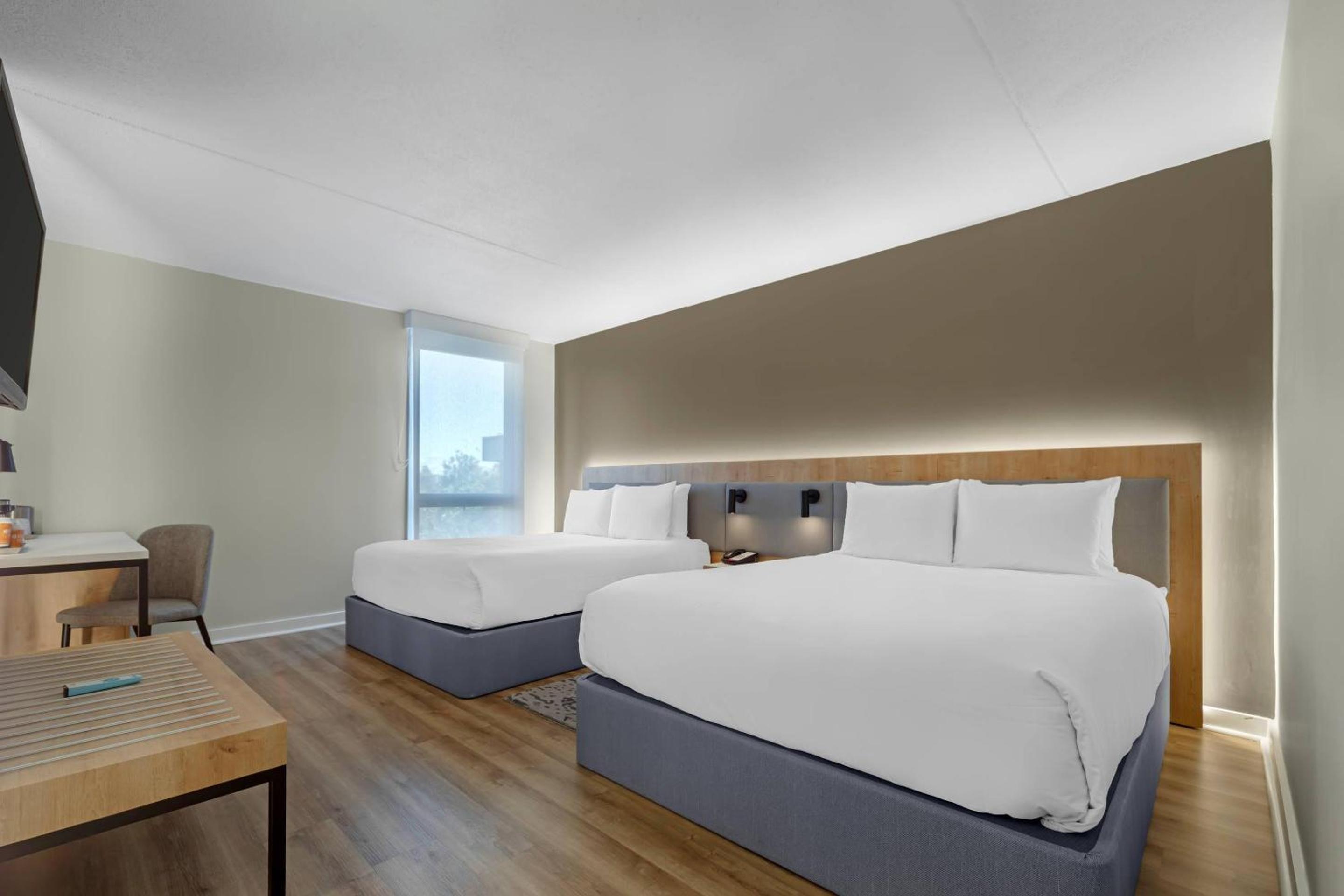 Queen Room with Two Queen Beds - Accessible/Non-Smoking - Photo 2