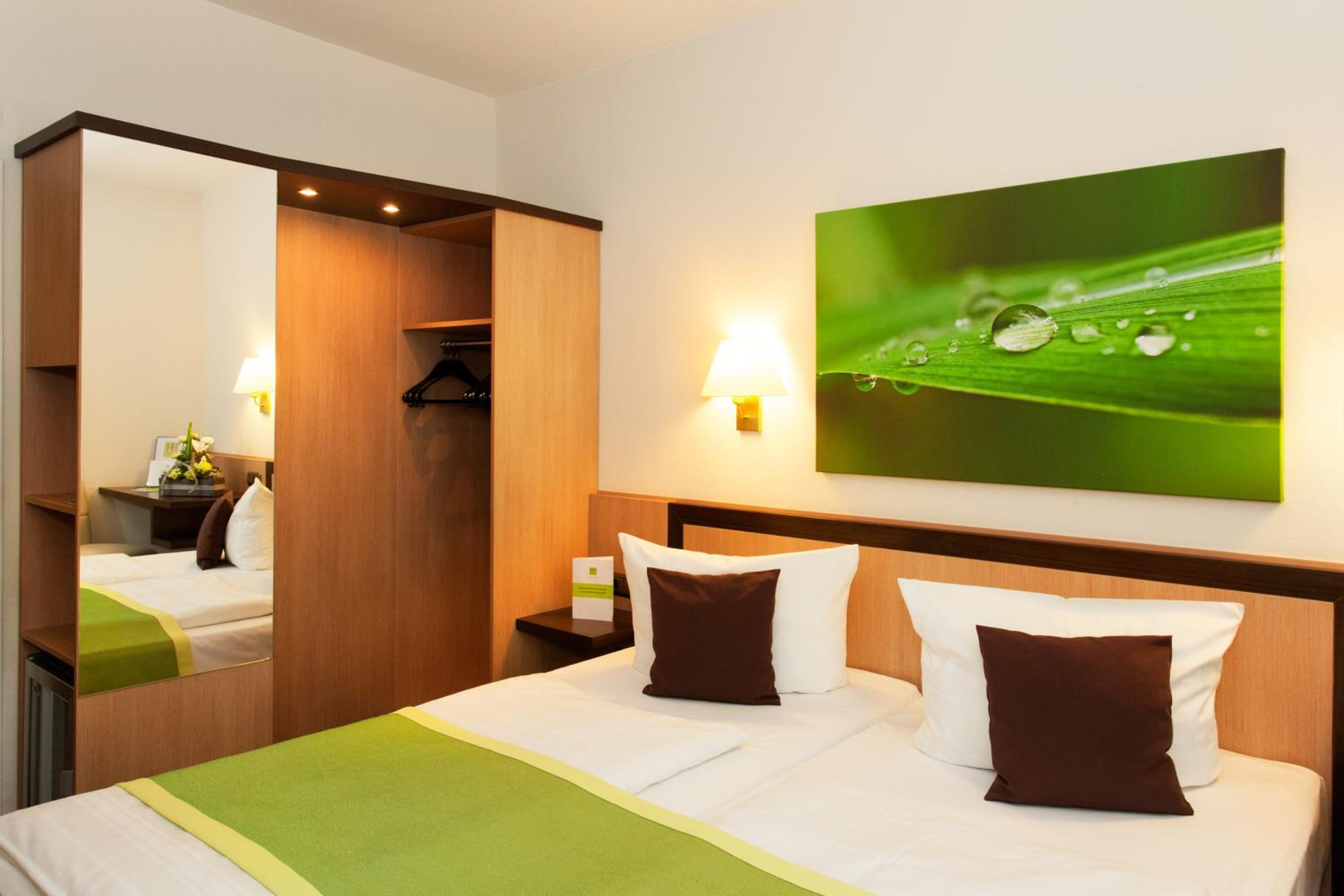 Standard Double Room - Photo 7