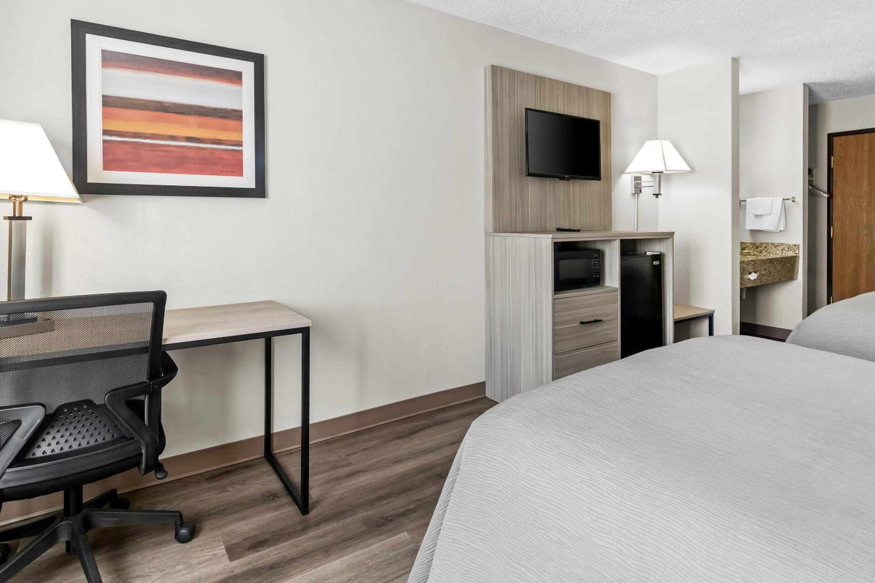 Double Room - Accessible/Non-Smoking - Photo 3