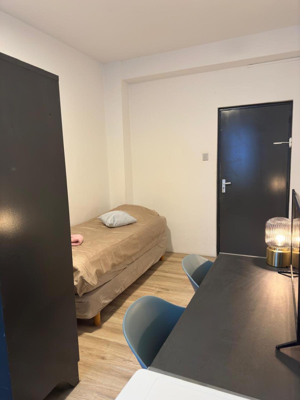 Single Room photo 3
