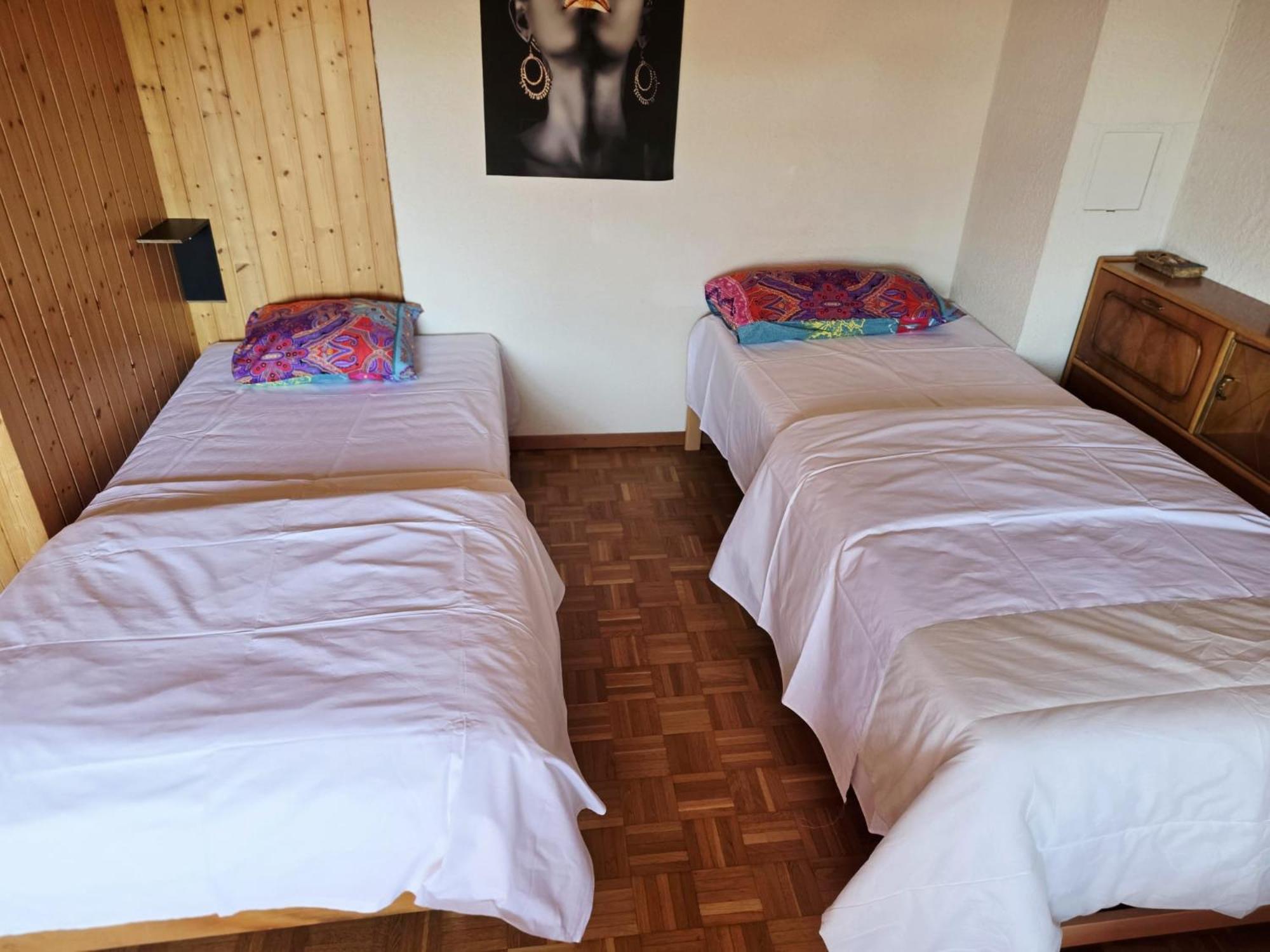 6-Bed Mixed Dormitory Room