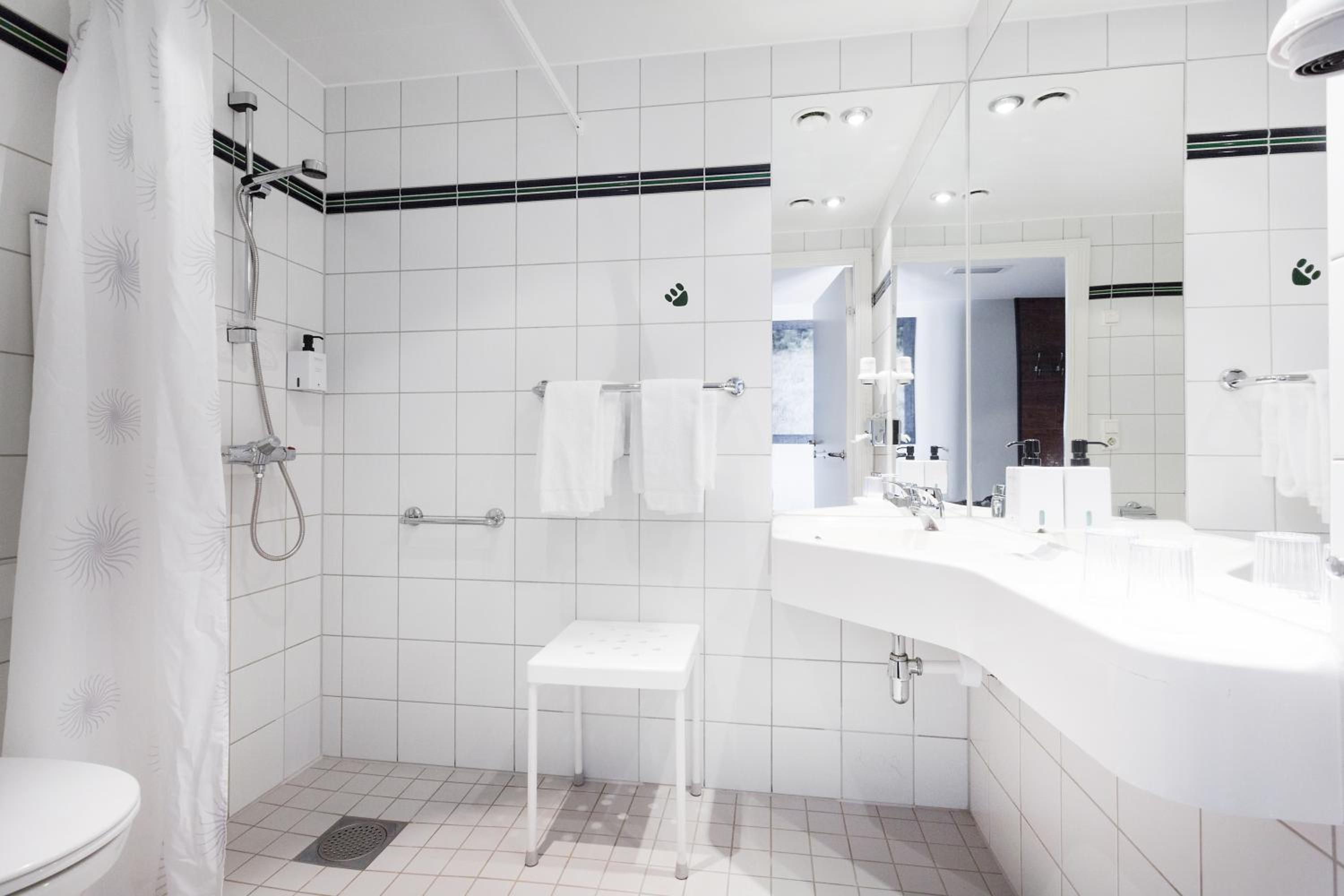 Double Room - Disability Access photo 2
