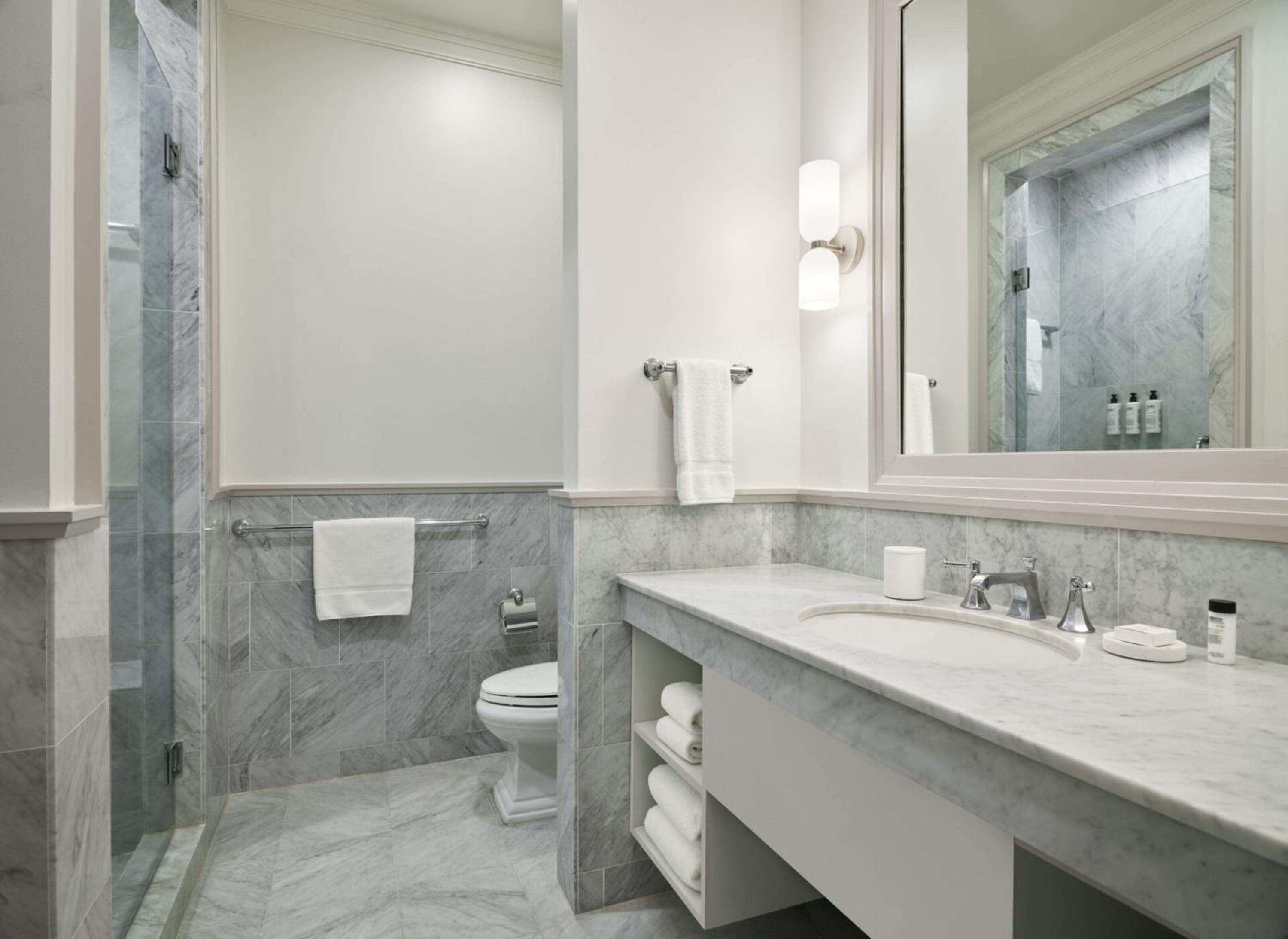 Suite - Photo 3