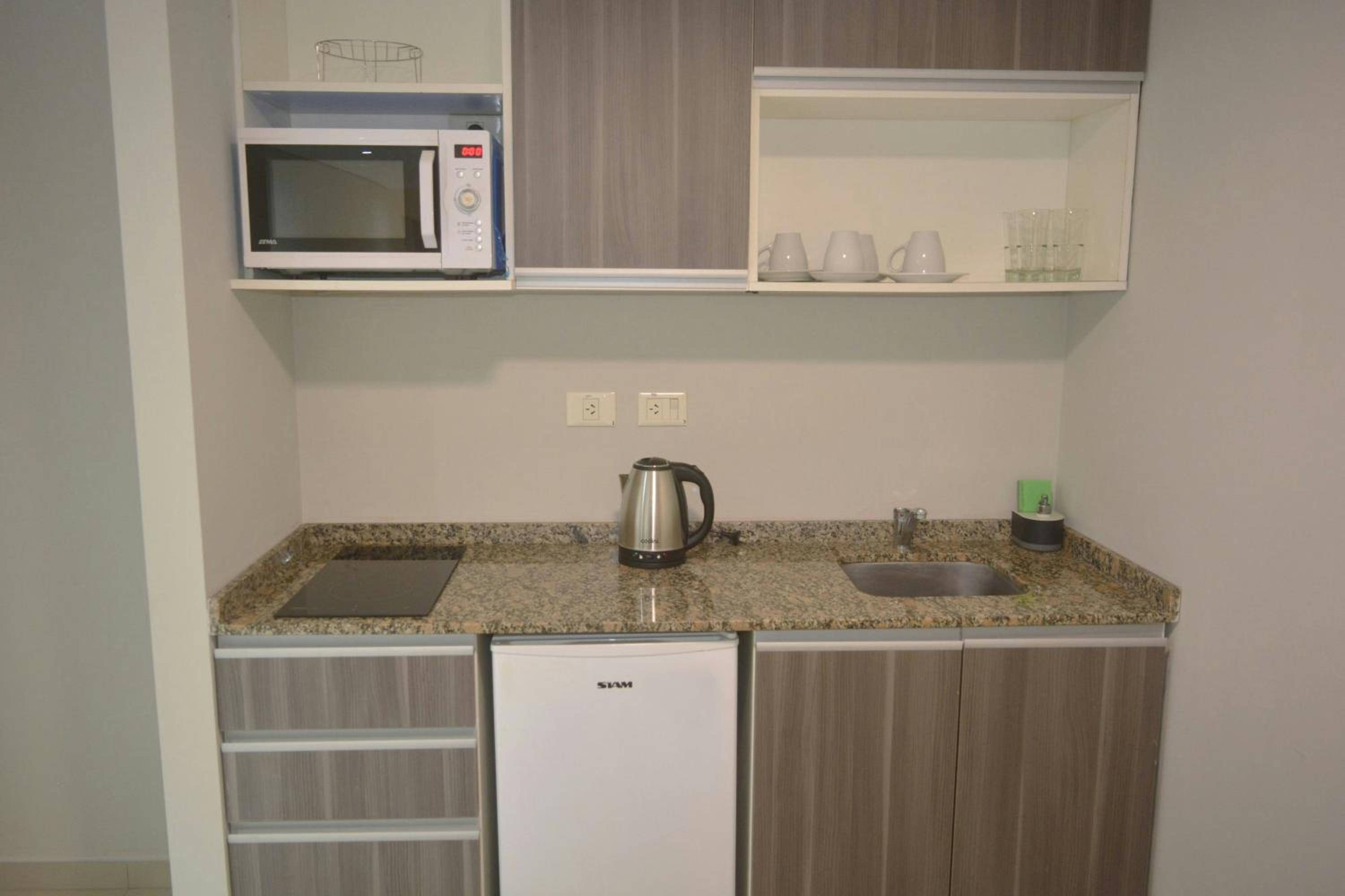 Studio Apartment with King or Twin Beds thumbnail 5