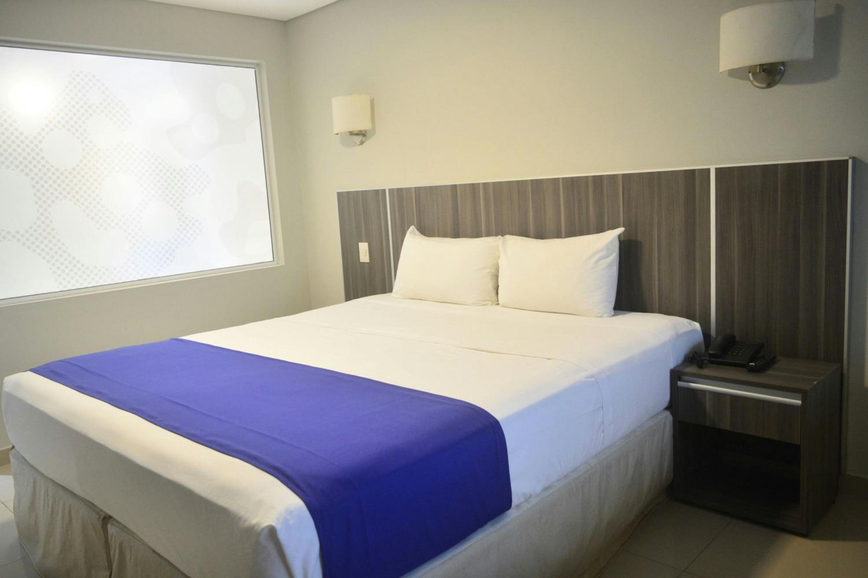 Studio Apartment with King or Twin Beds thumbnail 6