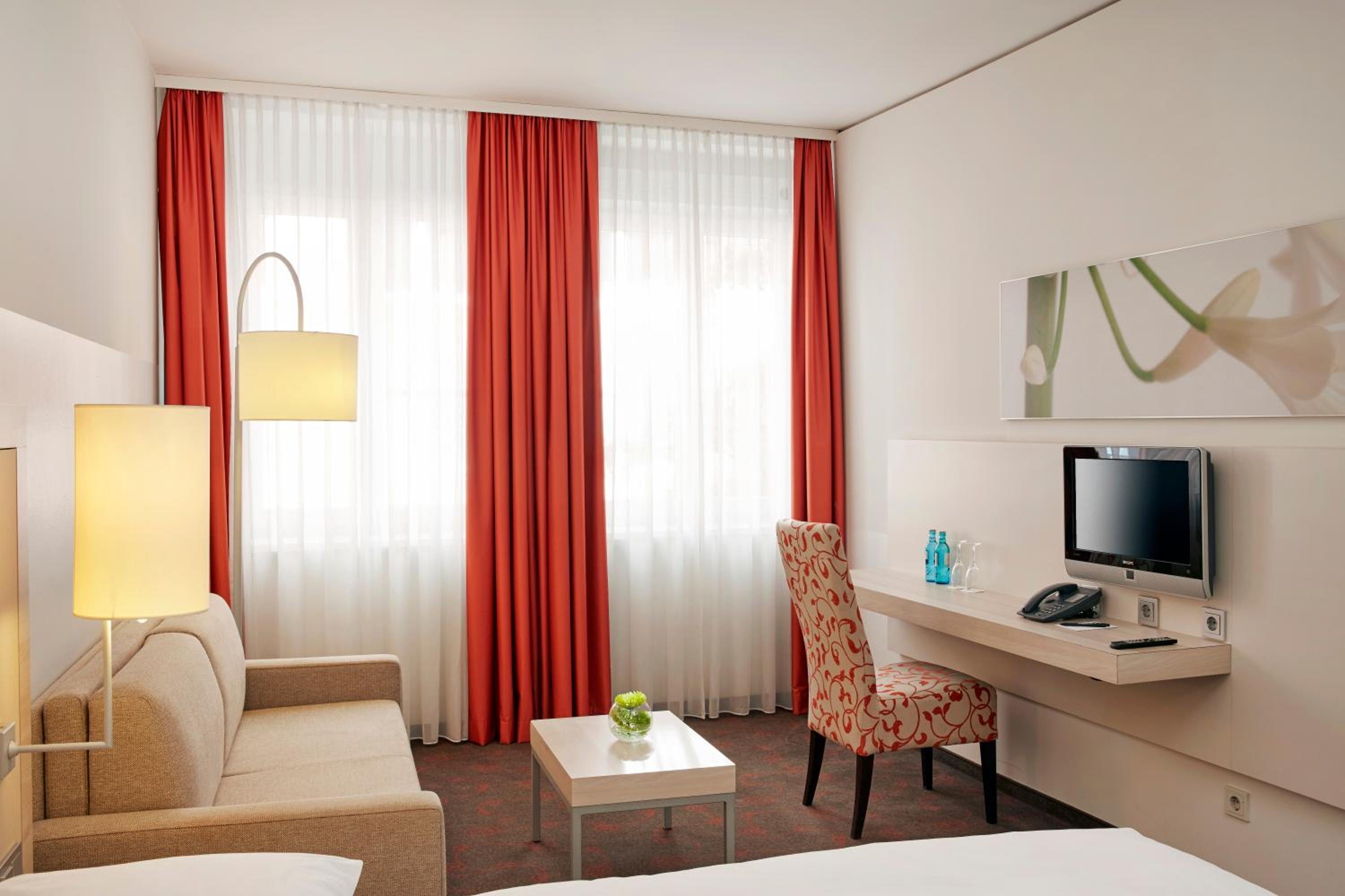 Family Room (2 Adults + 2 Children)