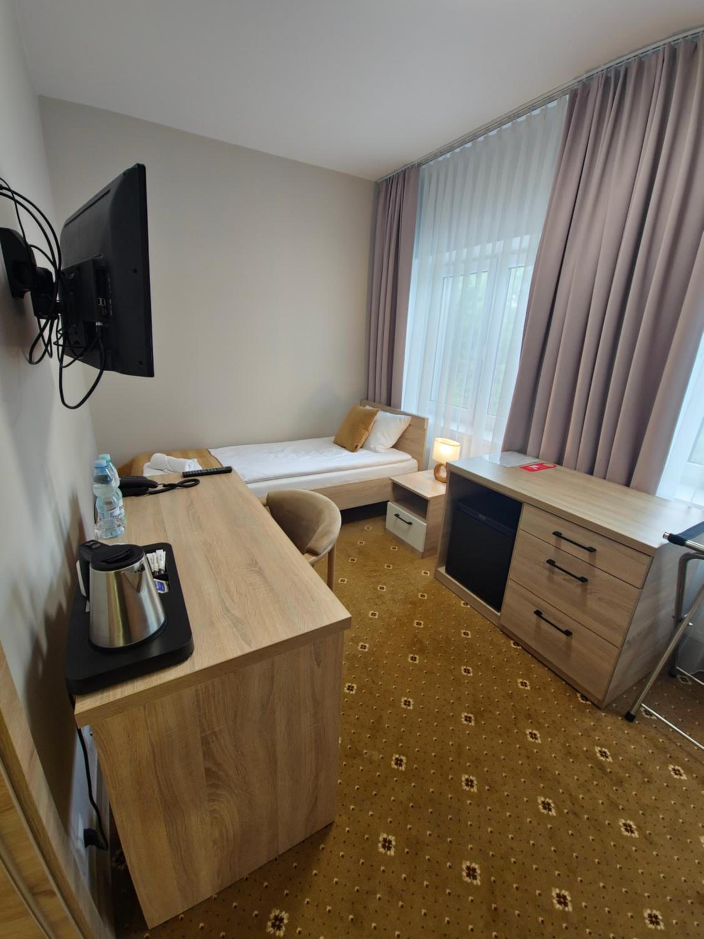 Small Single Room - External Building photo 2