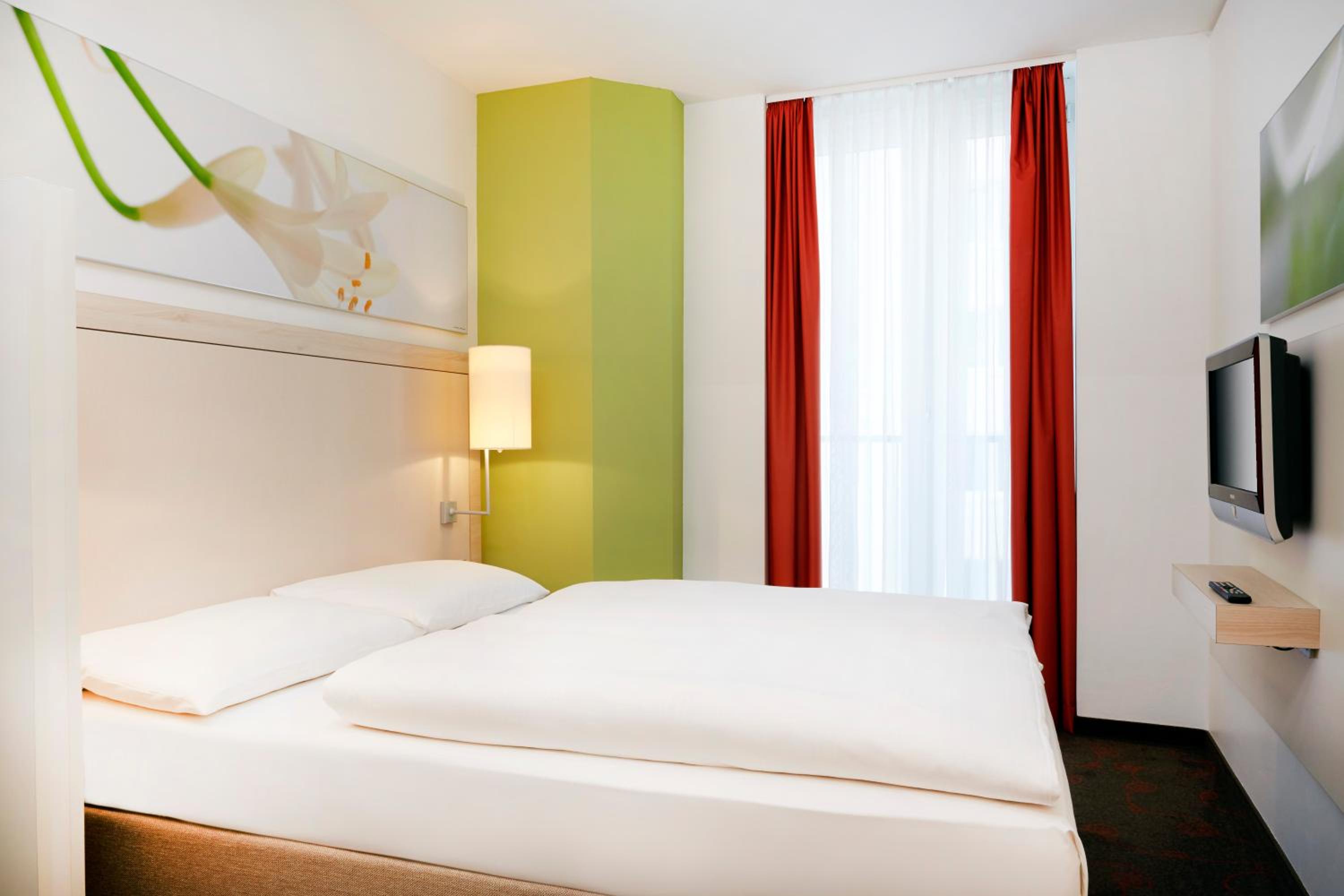Comfort Double Room thumbnail 5