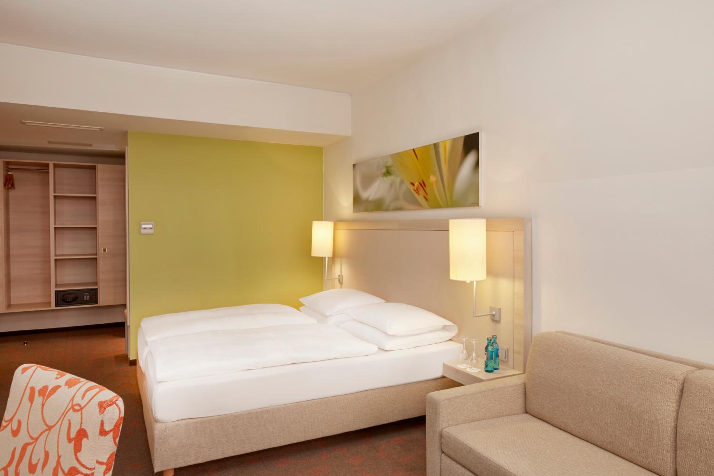 Family Room (2 Adults + 2 Children)