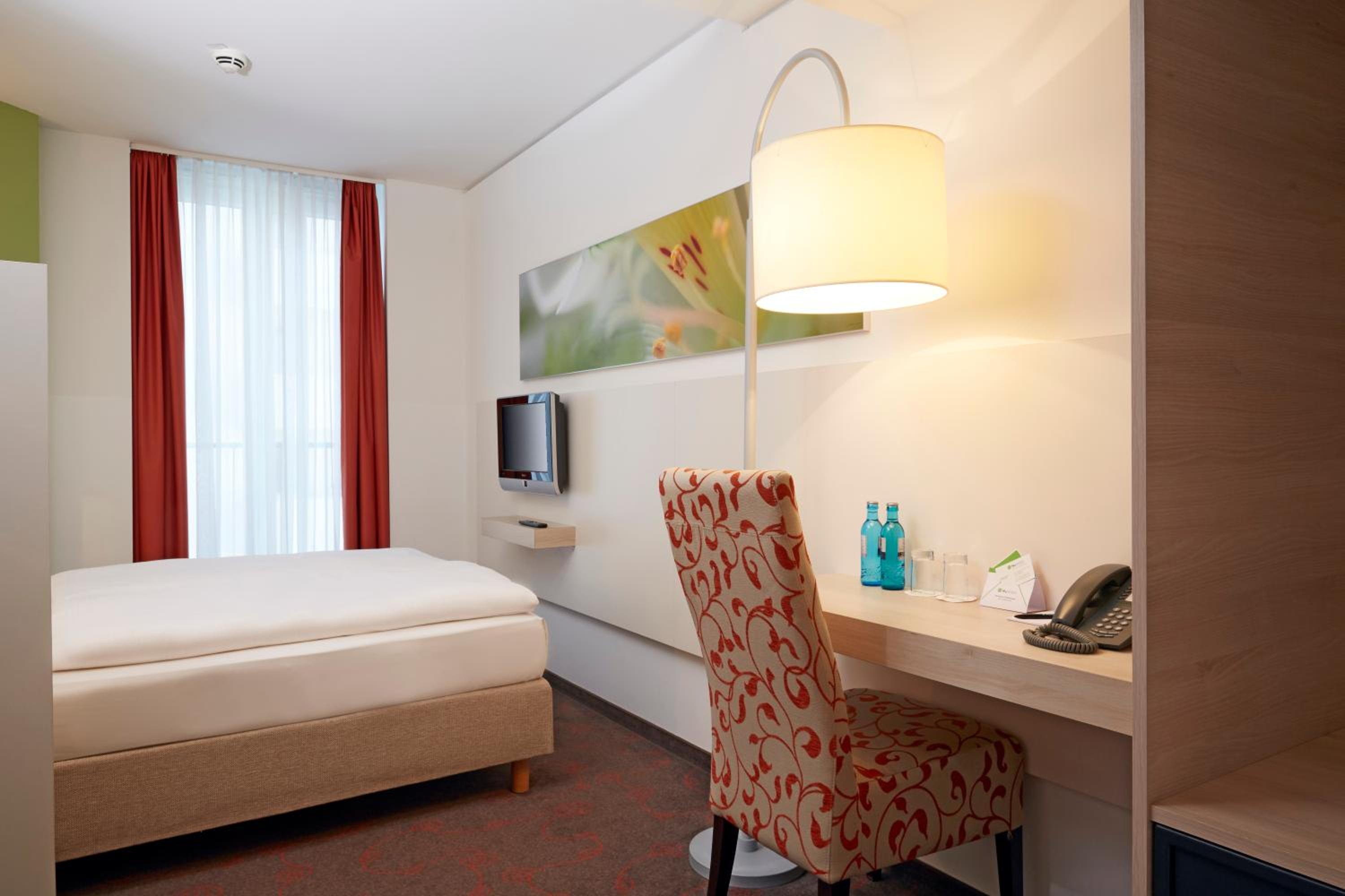 Comfort Single Room thumbnail 5