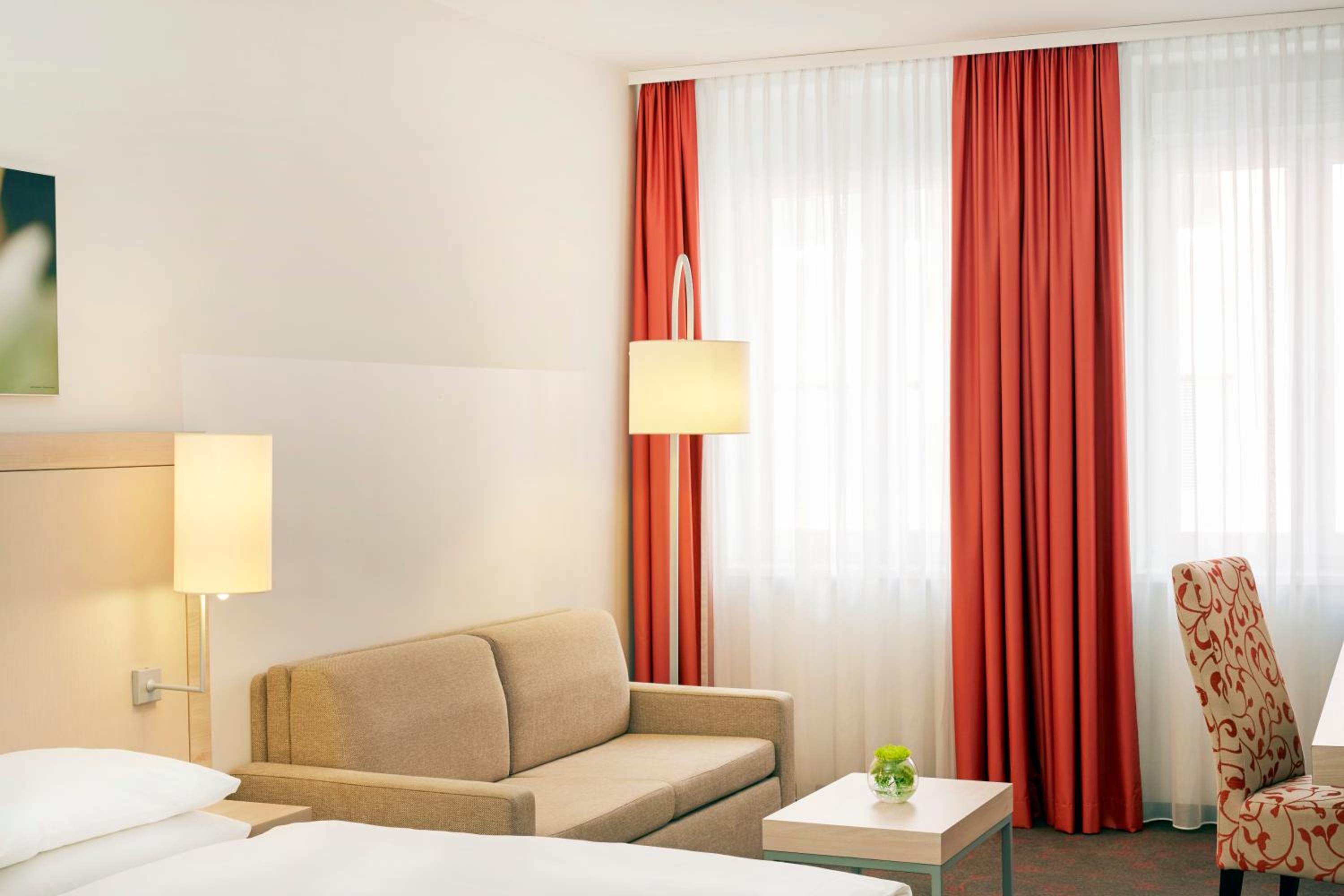 Family Room (2 Adults + 2 Children)