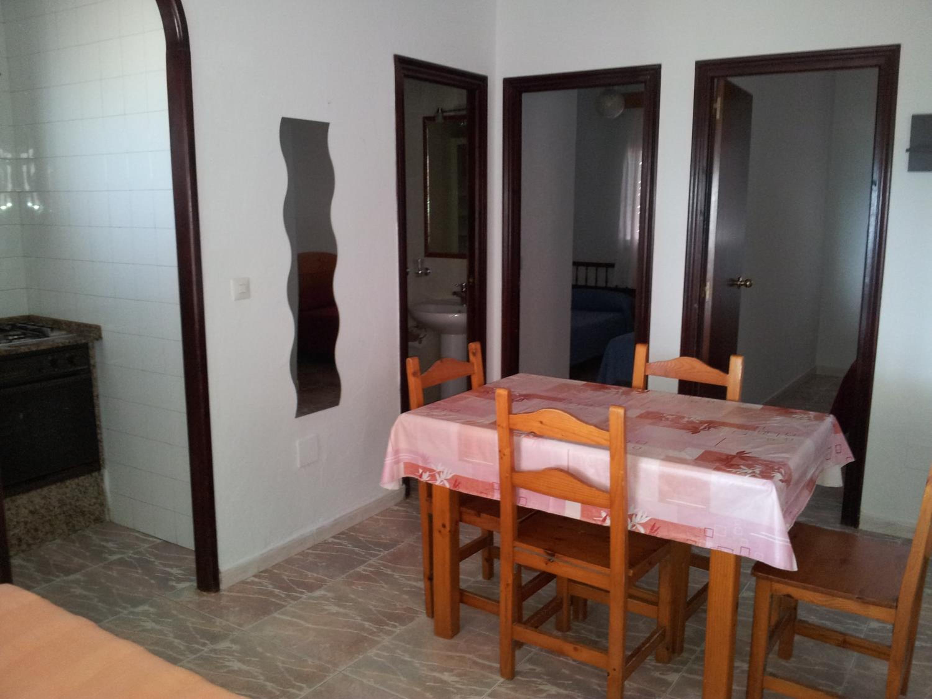 Two-Bedroom Apartment (4-5 Adults) photo 1