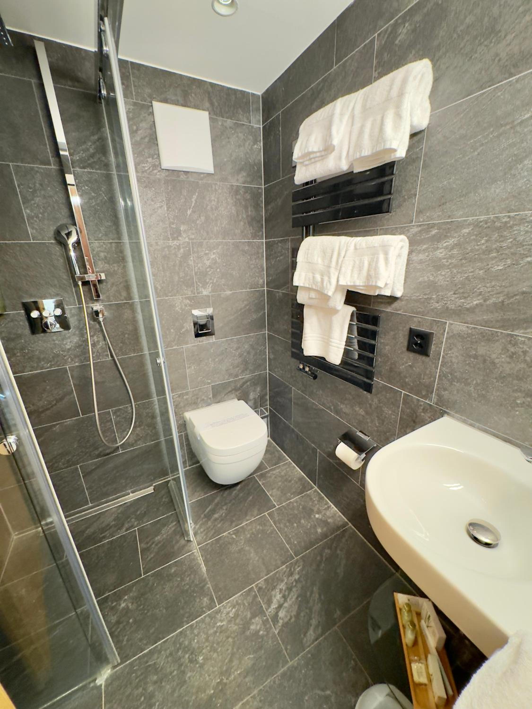 Family Suite thumbnail 6