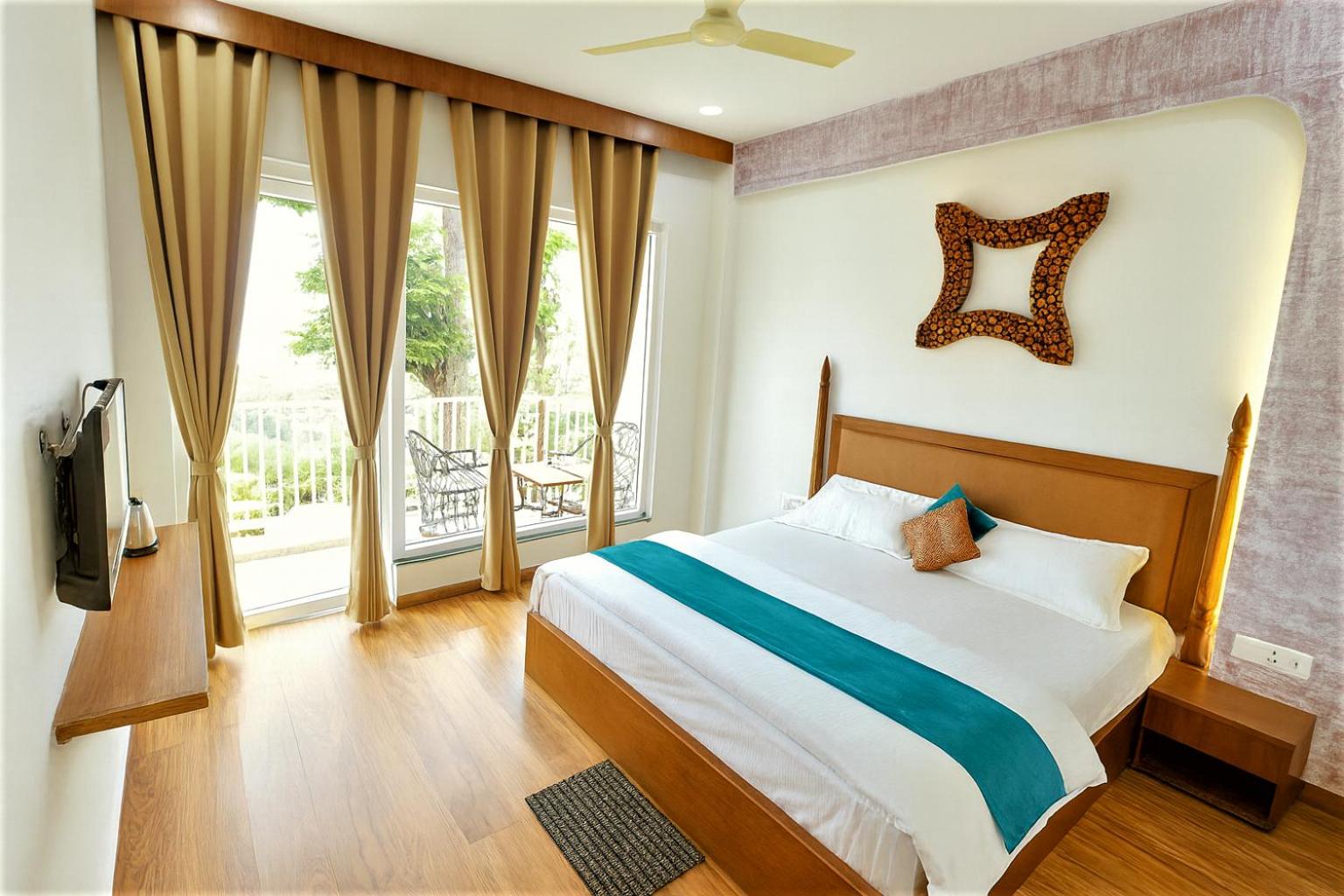 King Room with Mountain View photo 2