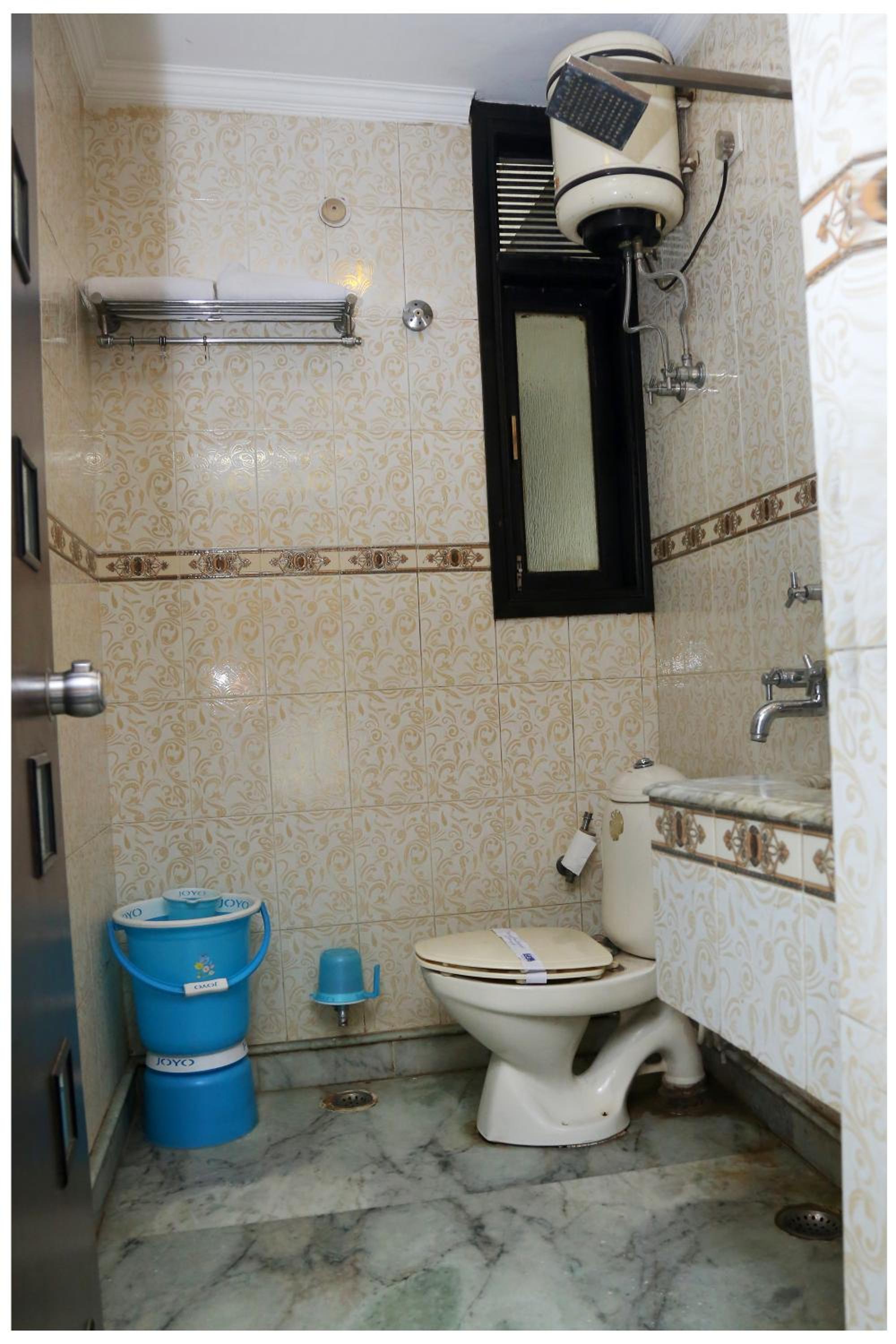Economy Room - Photo 6