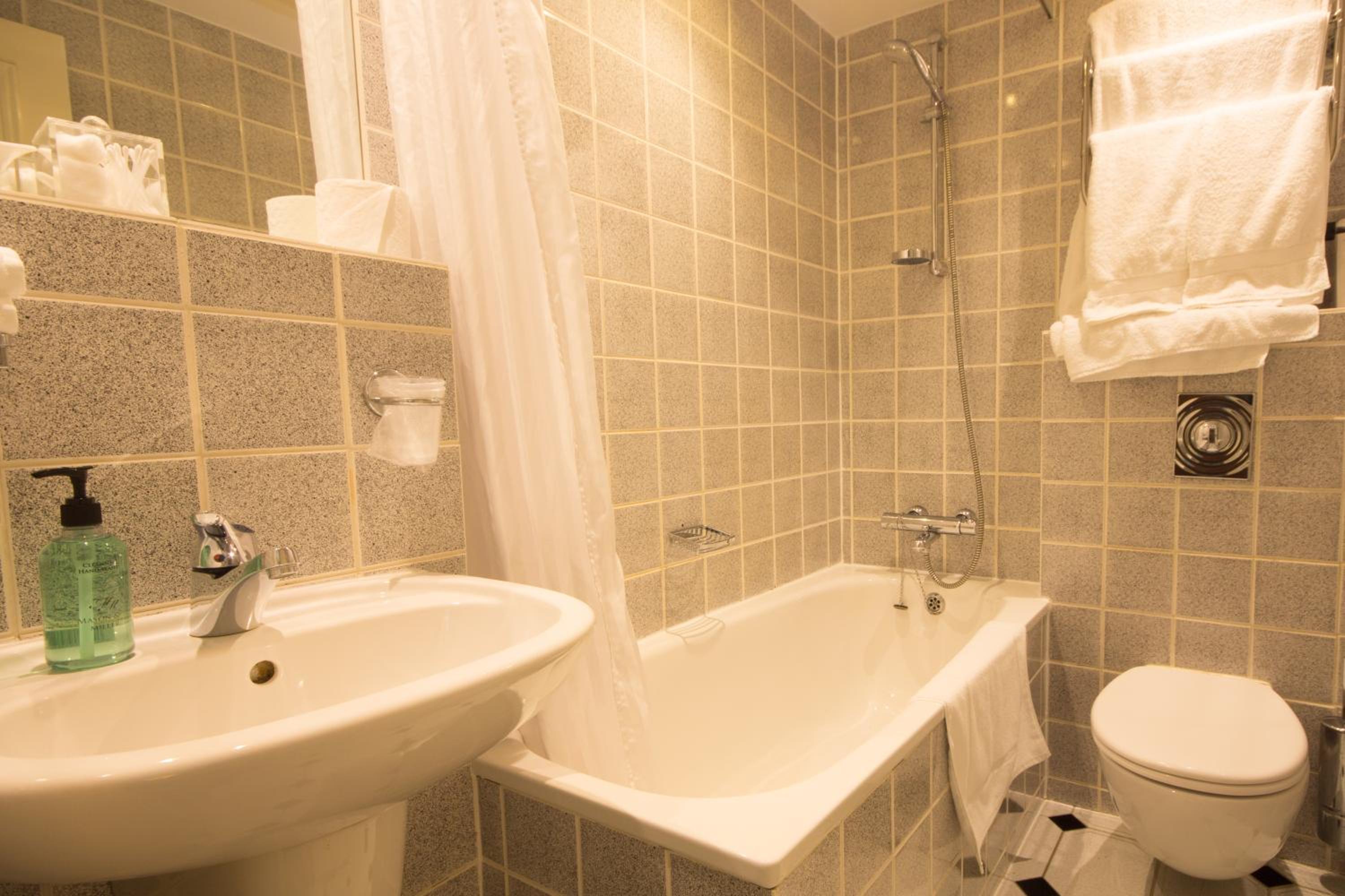 Double Room with Bath photo 2