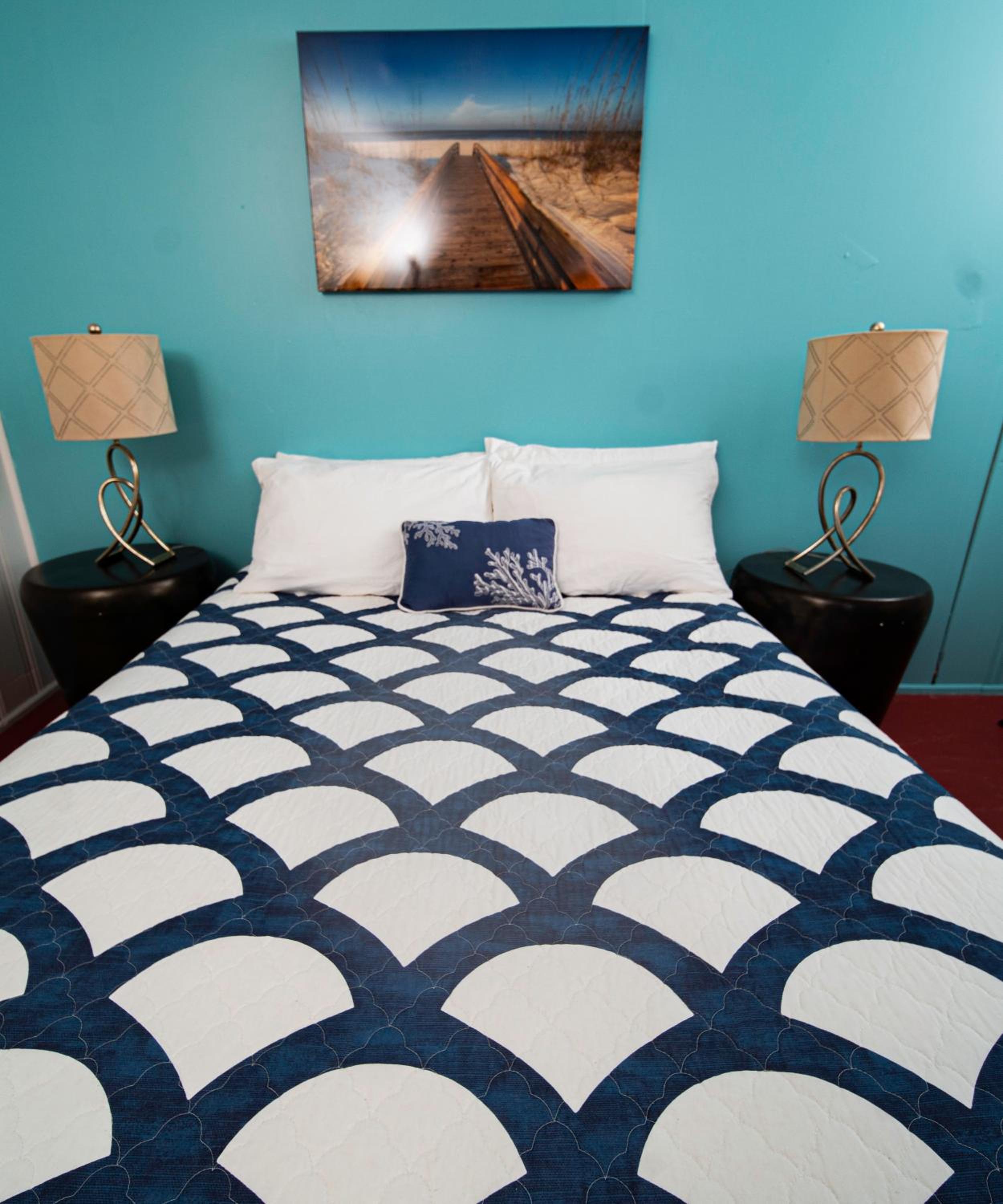 Vintage Decor Queen Bed Ocean View