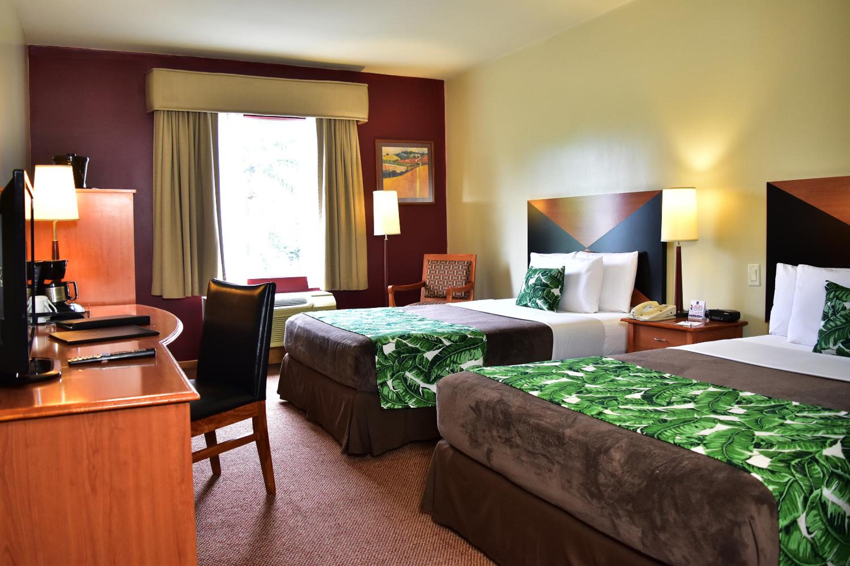 Double Room with Two Double Beds - Accessible/Non Smoking - Photo 3