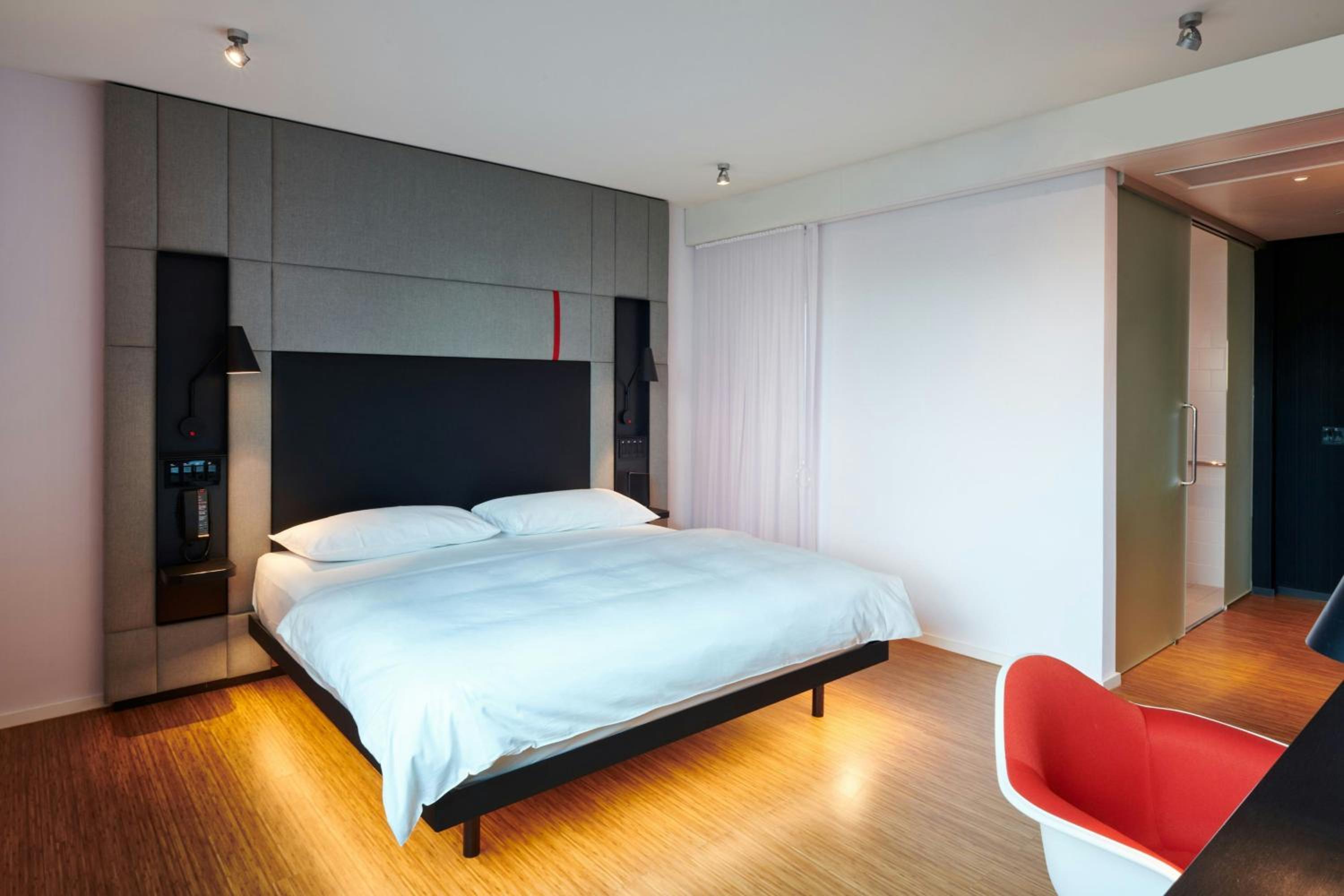 King Room - Accessible - Photo 3