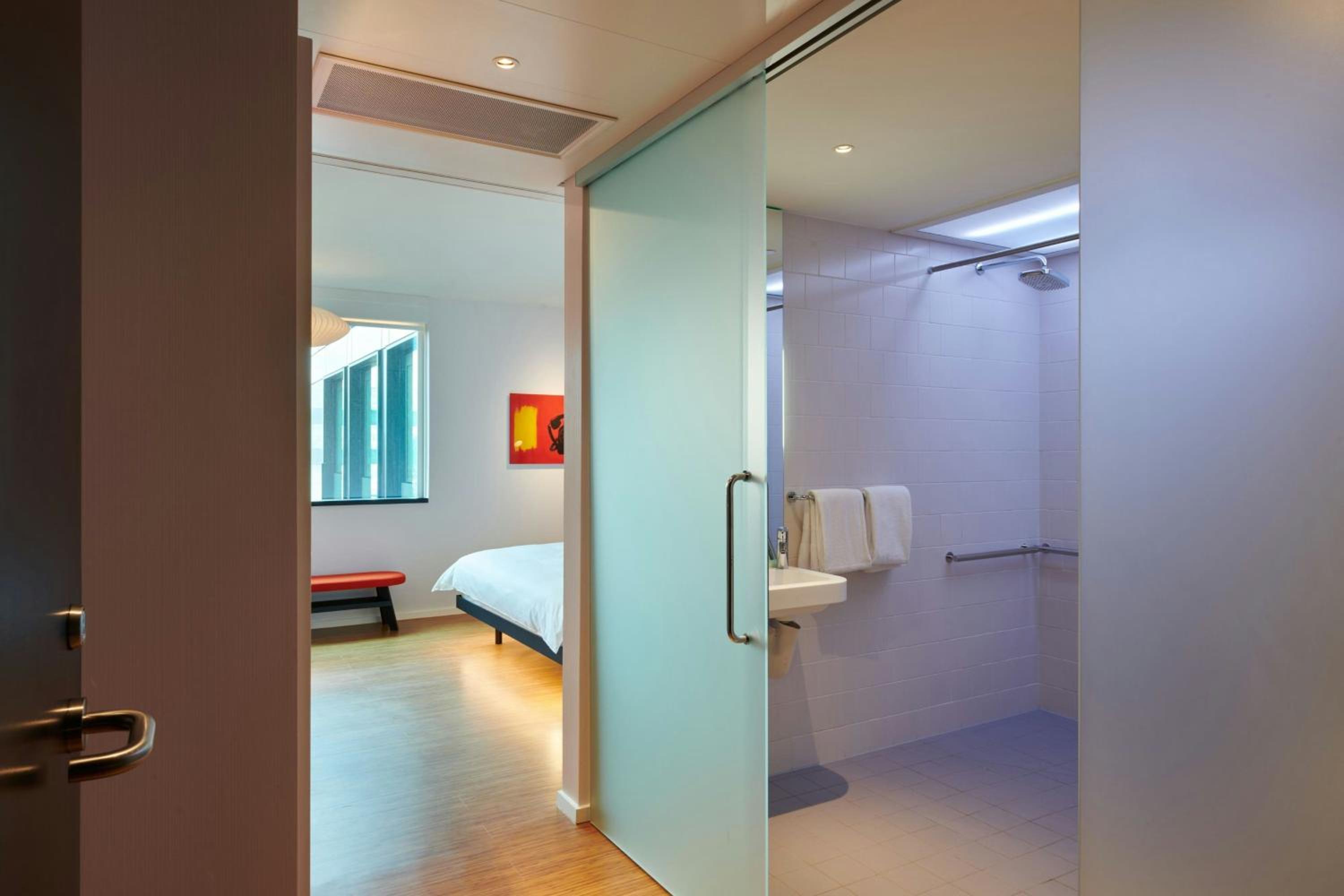 King Room - Accessible - Photo 5