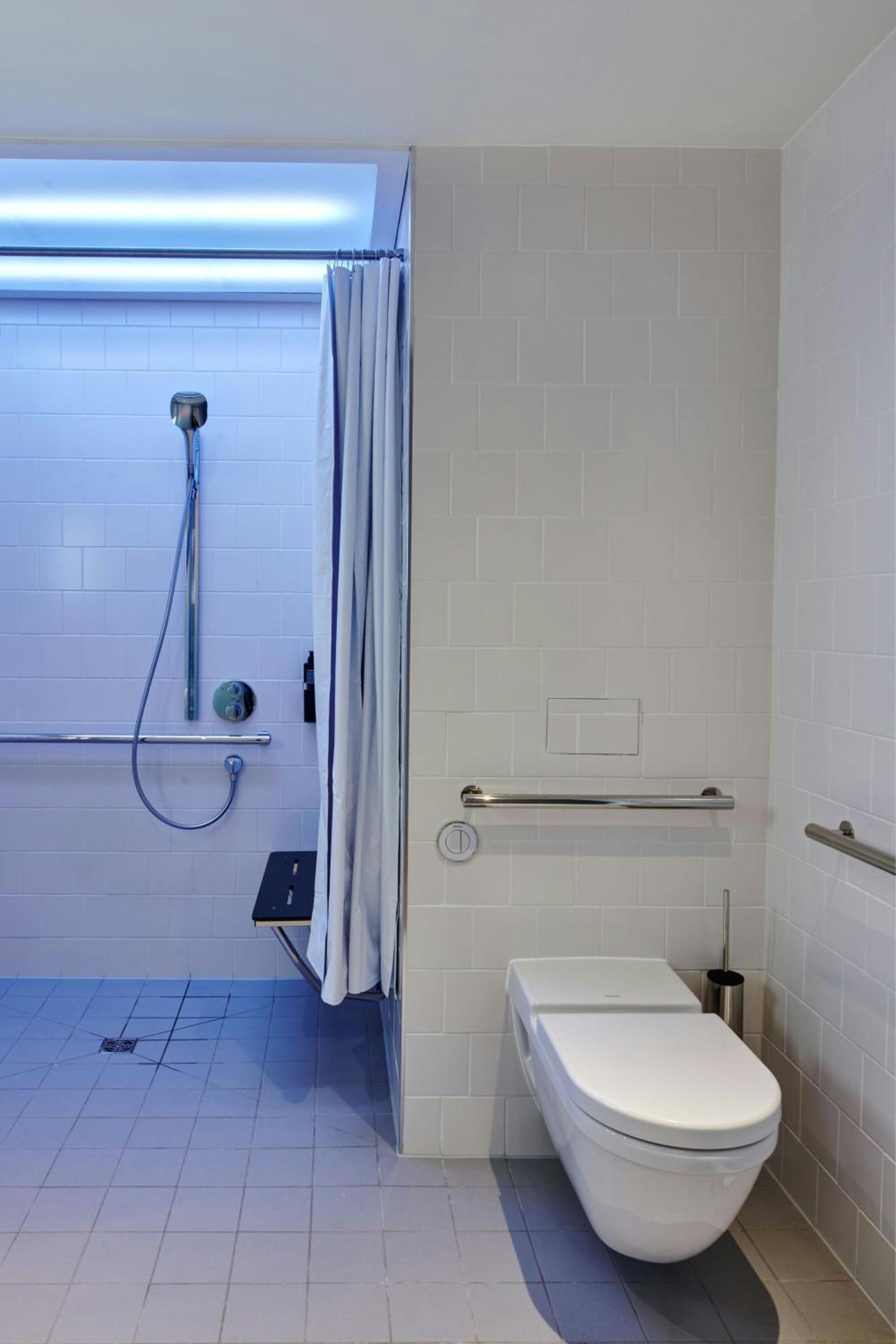 King Room - Accessible - Photo 6