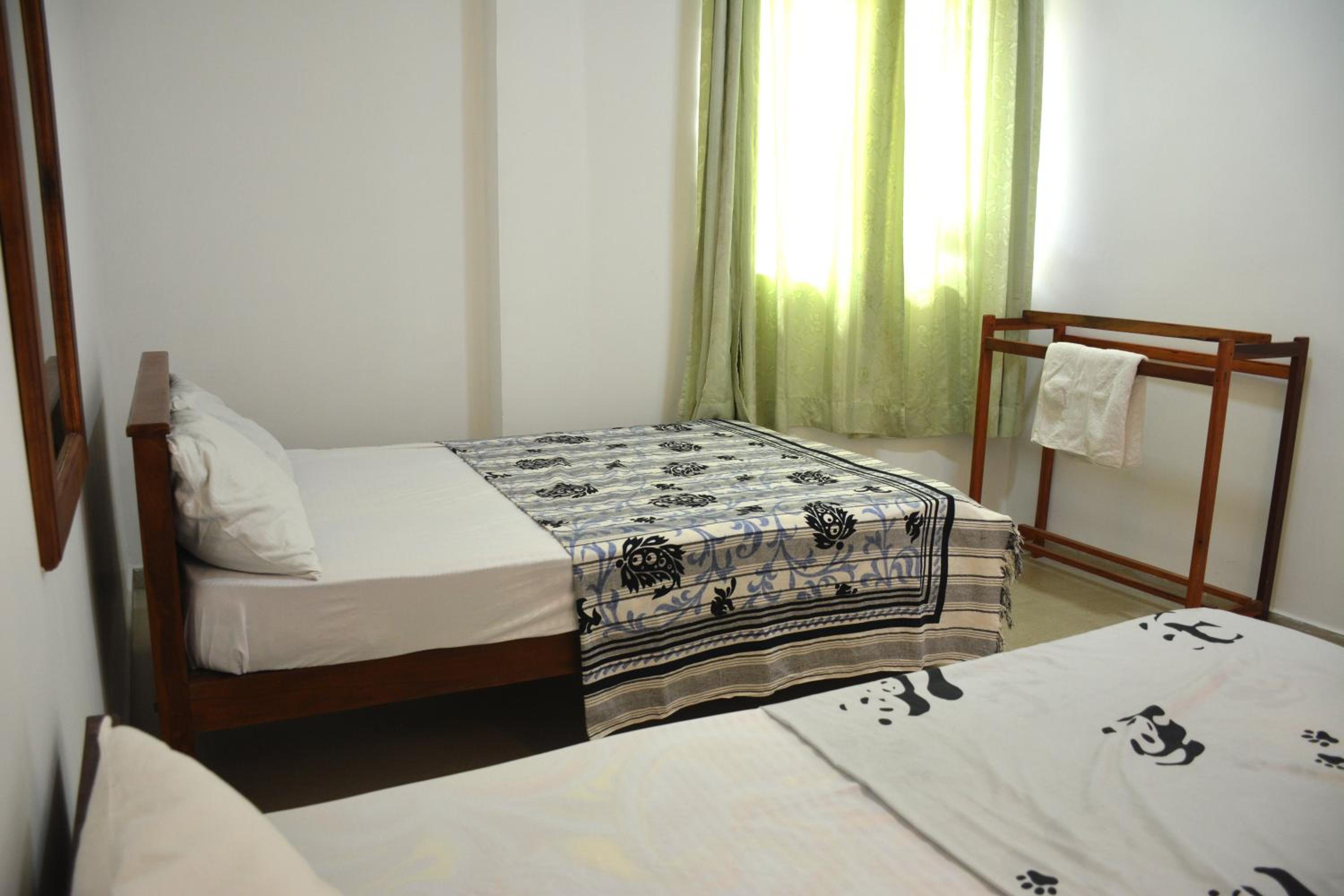 Two-Bedroom Apartment with Mountain View photo 2