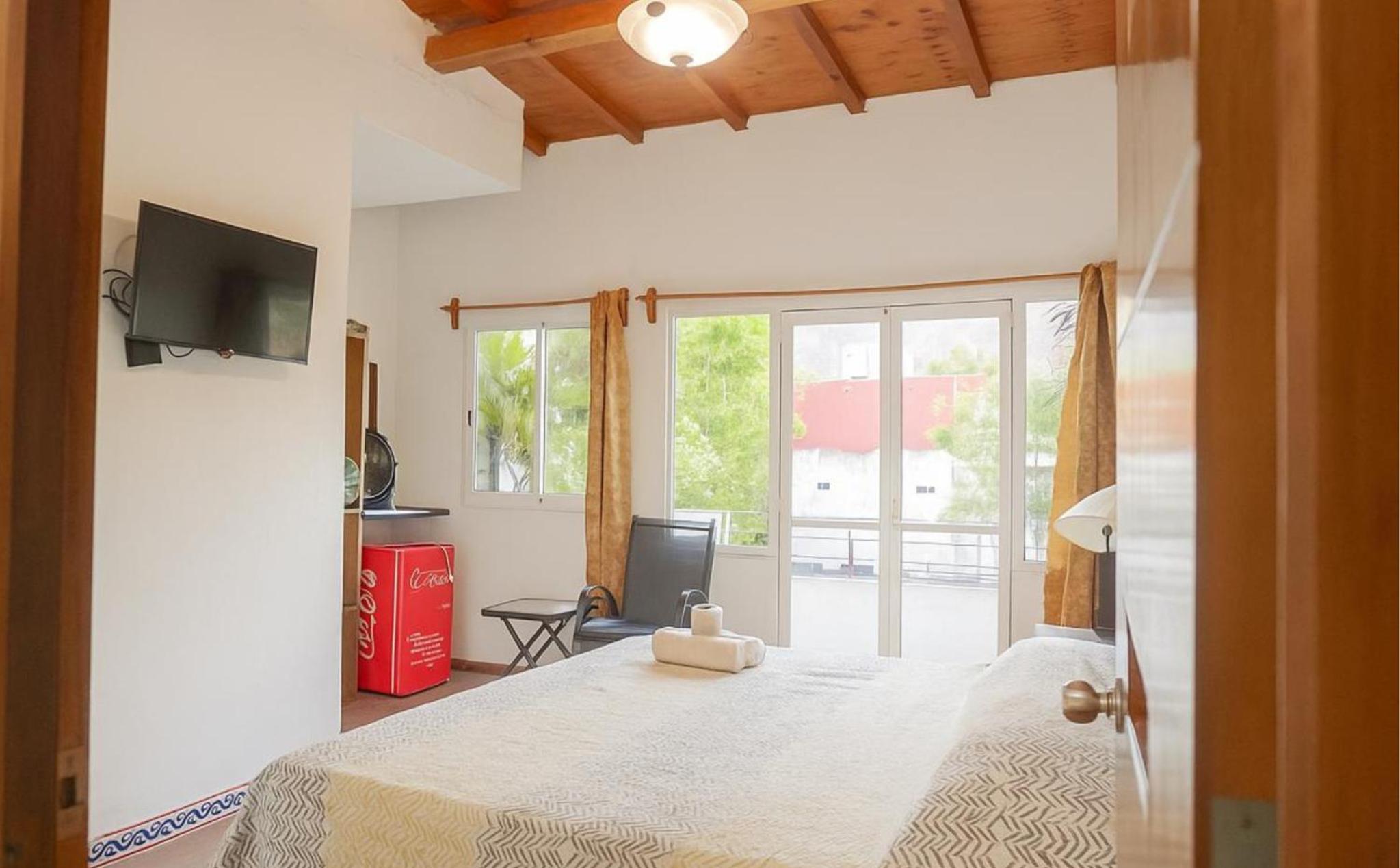 Double or Twin Room - Photo 4