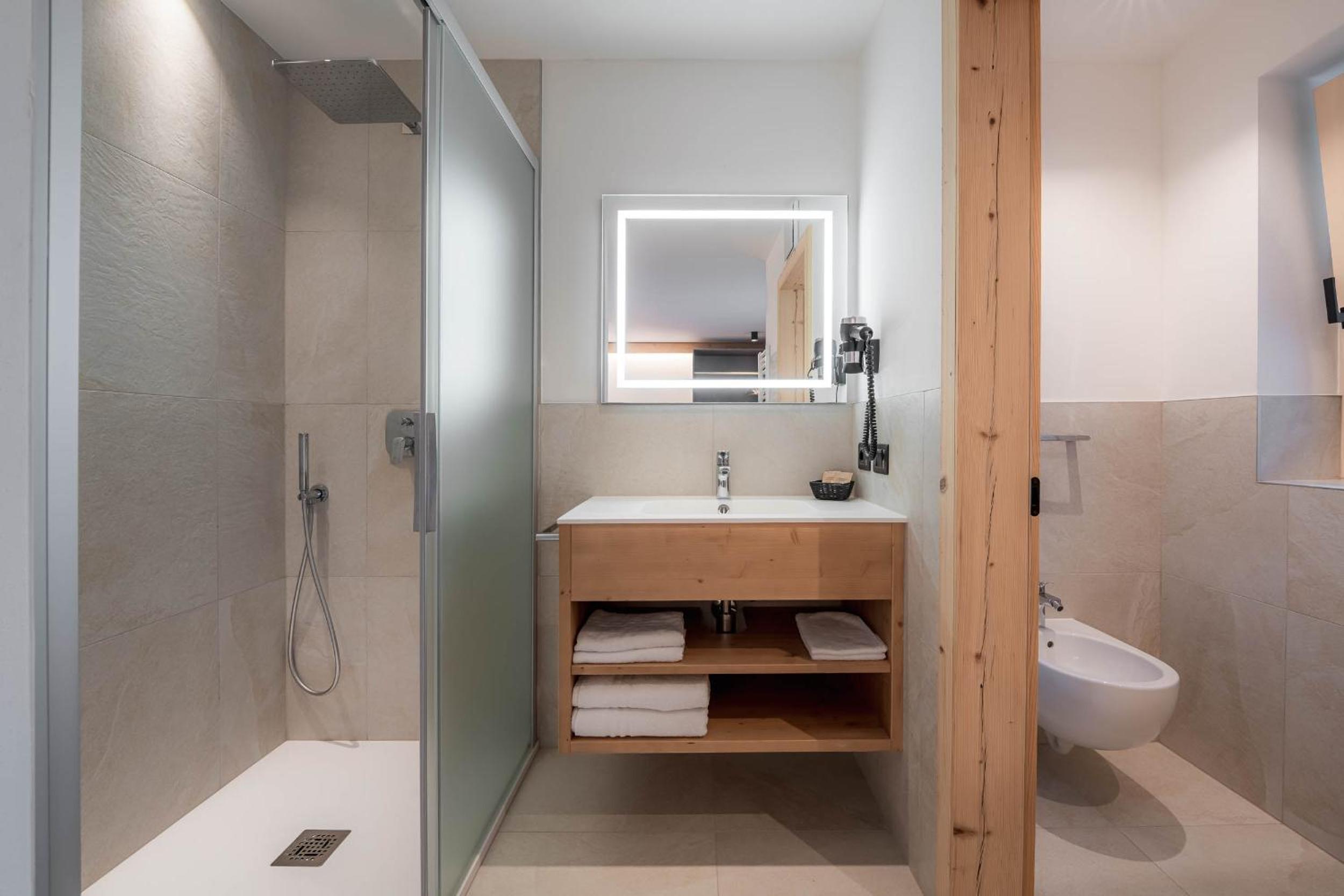 Deluxe Double or Twin Room with Balcony