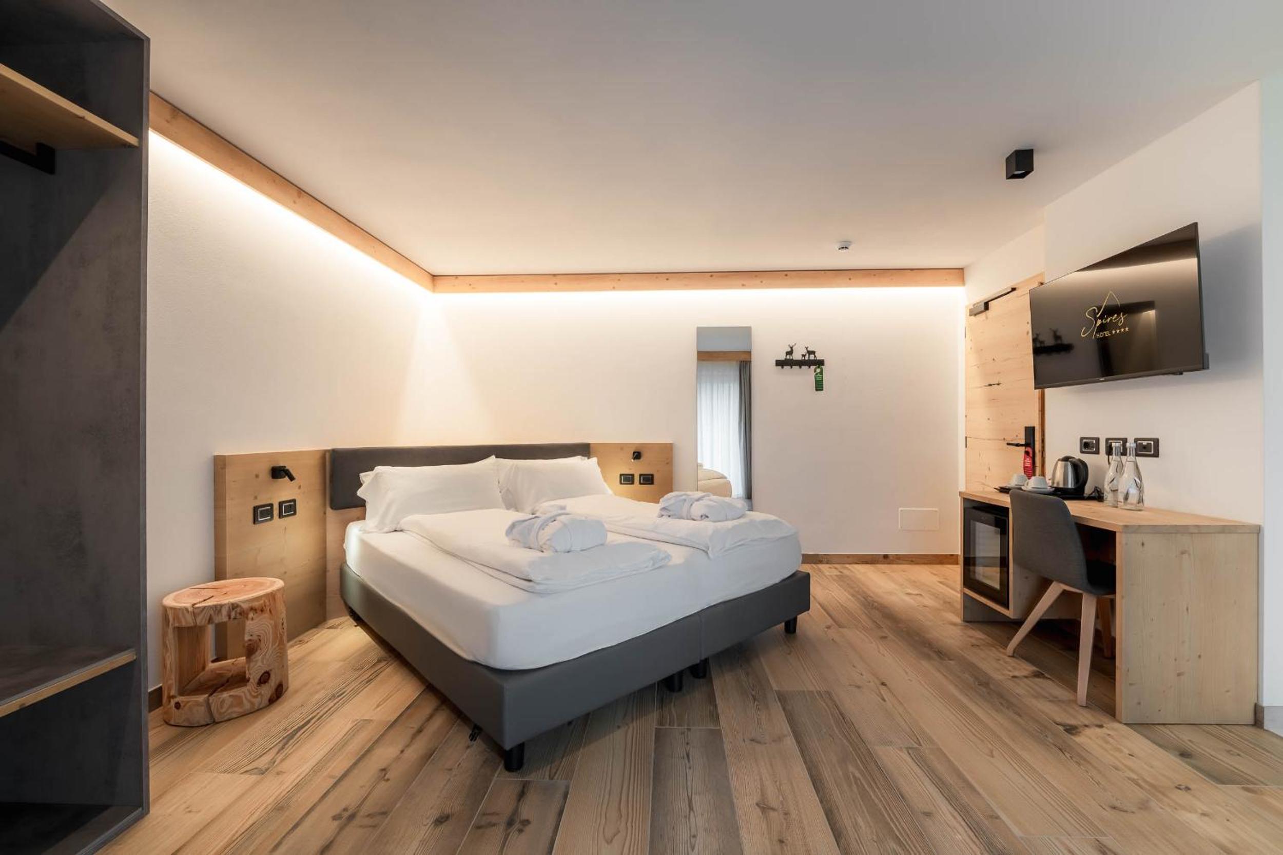 Deluxe Double or Twin Room with Balcony
