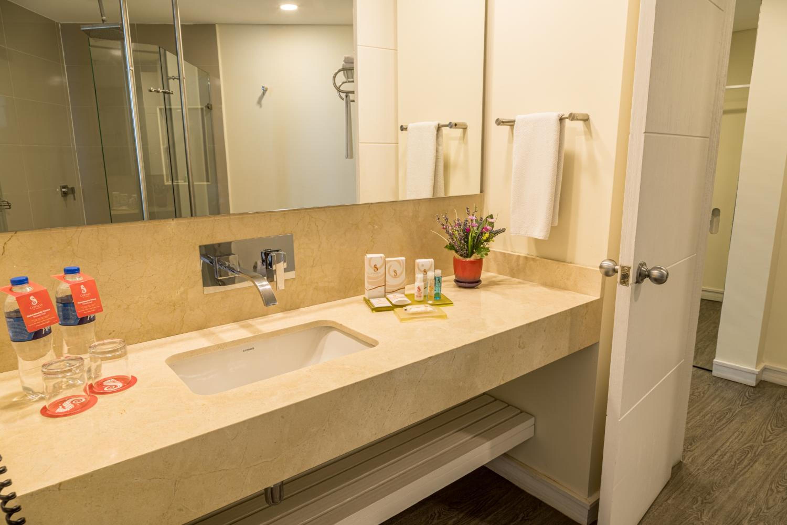 Suite with Balcony photo 2