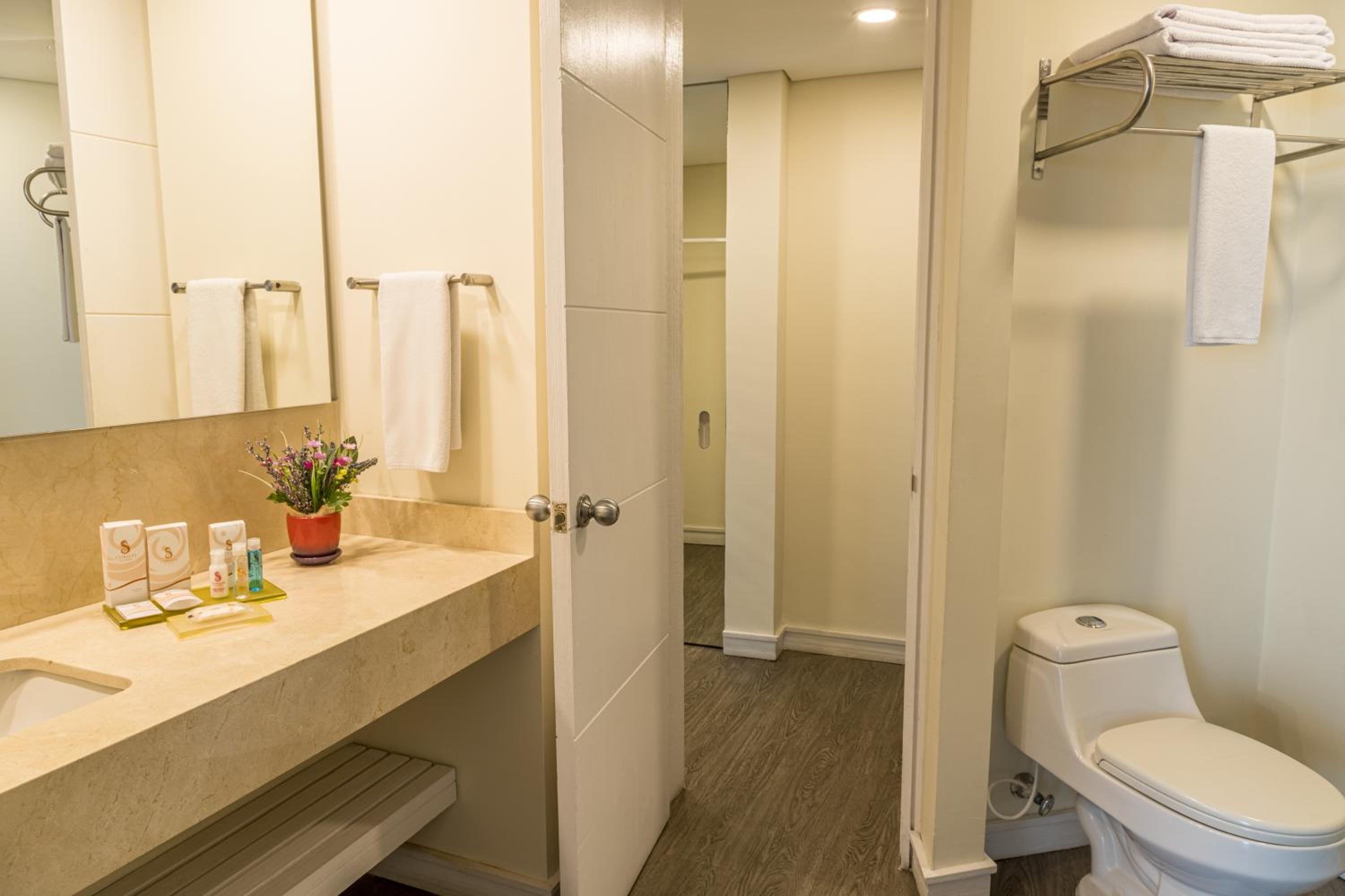 Suite with Balcony photo 3