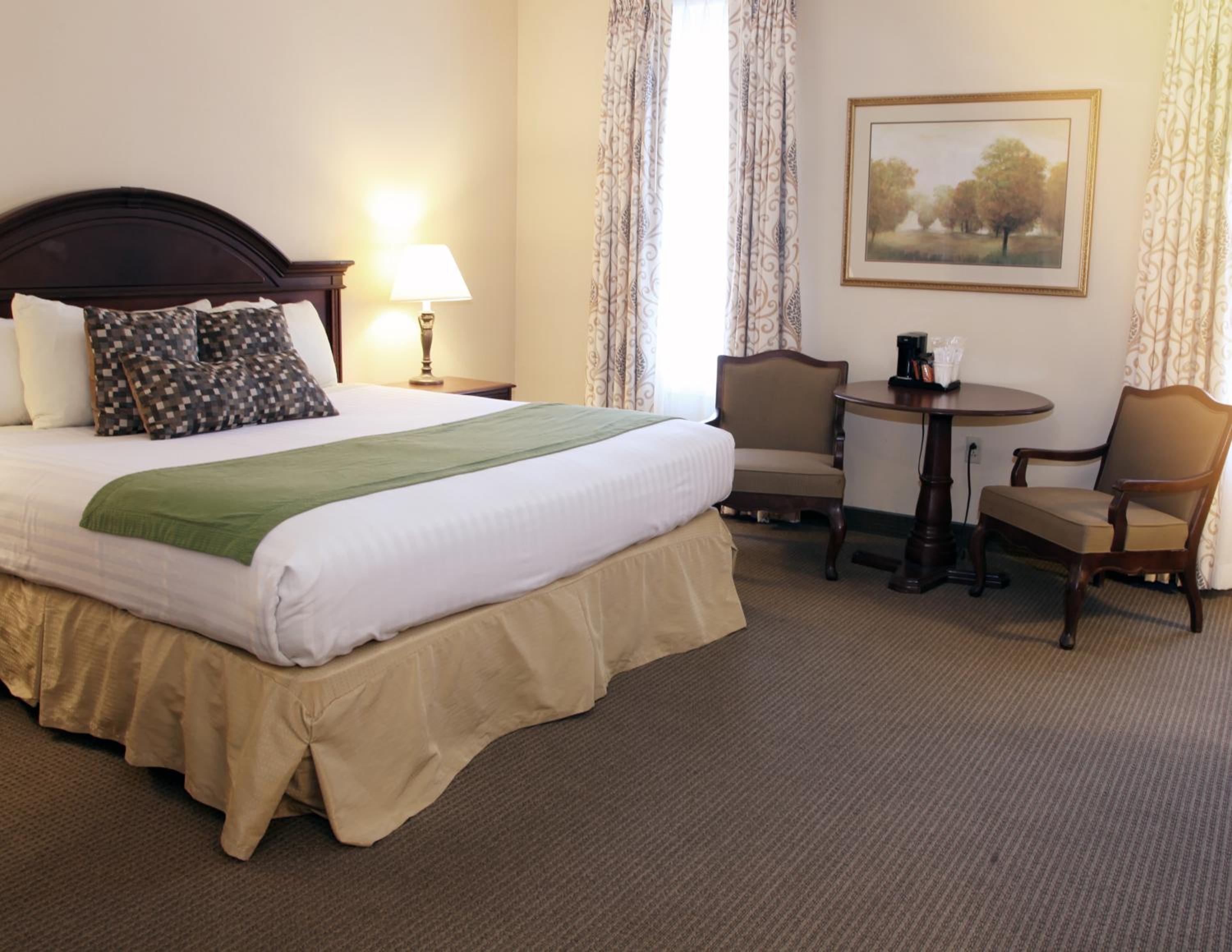 Club Queen Room - Photo 9
