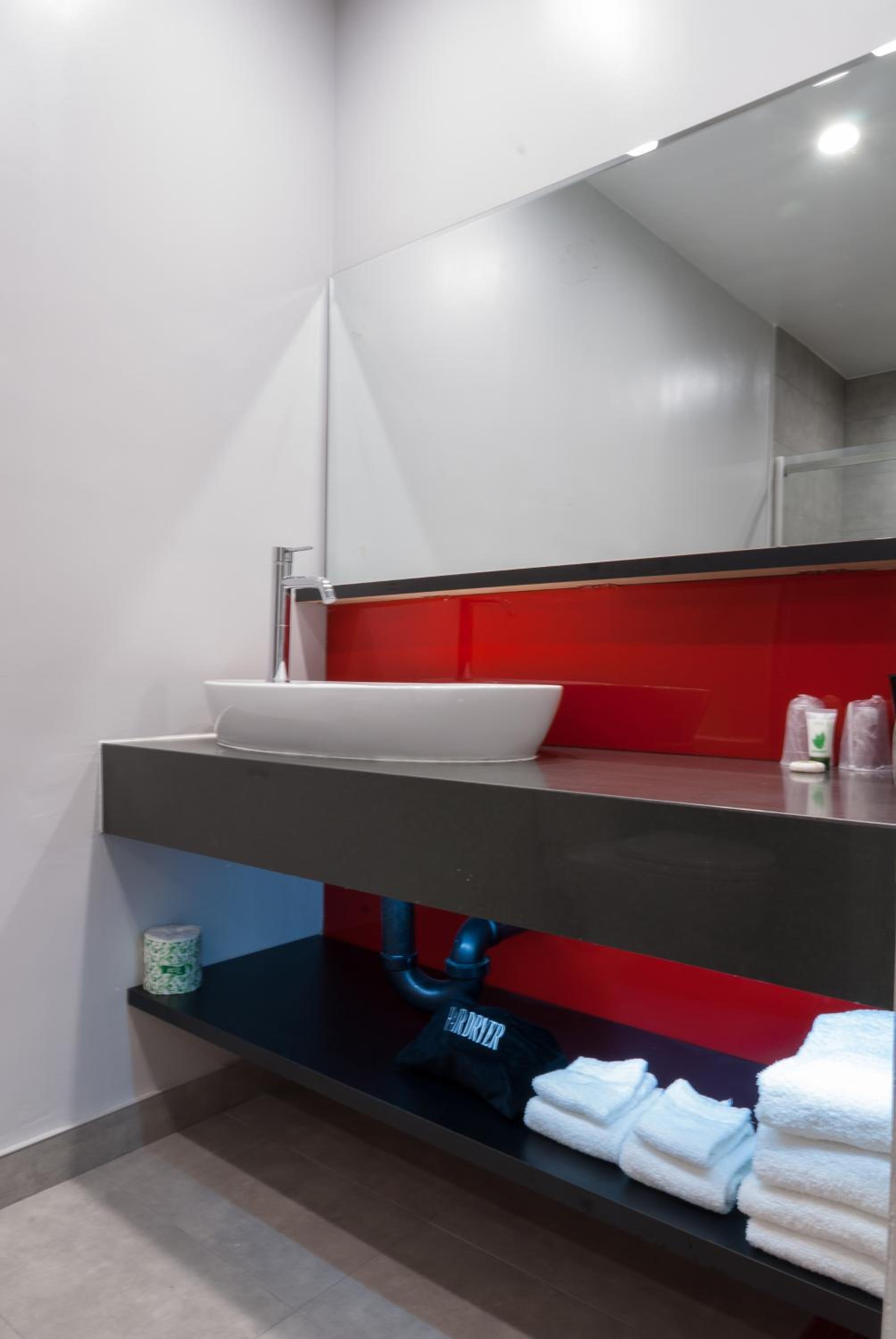Single Room - Disability Access photo 3