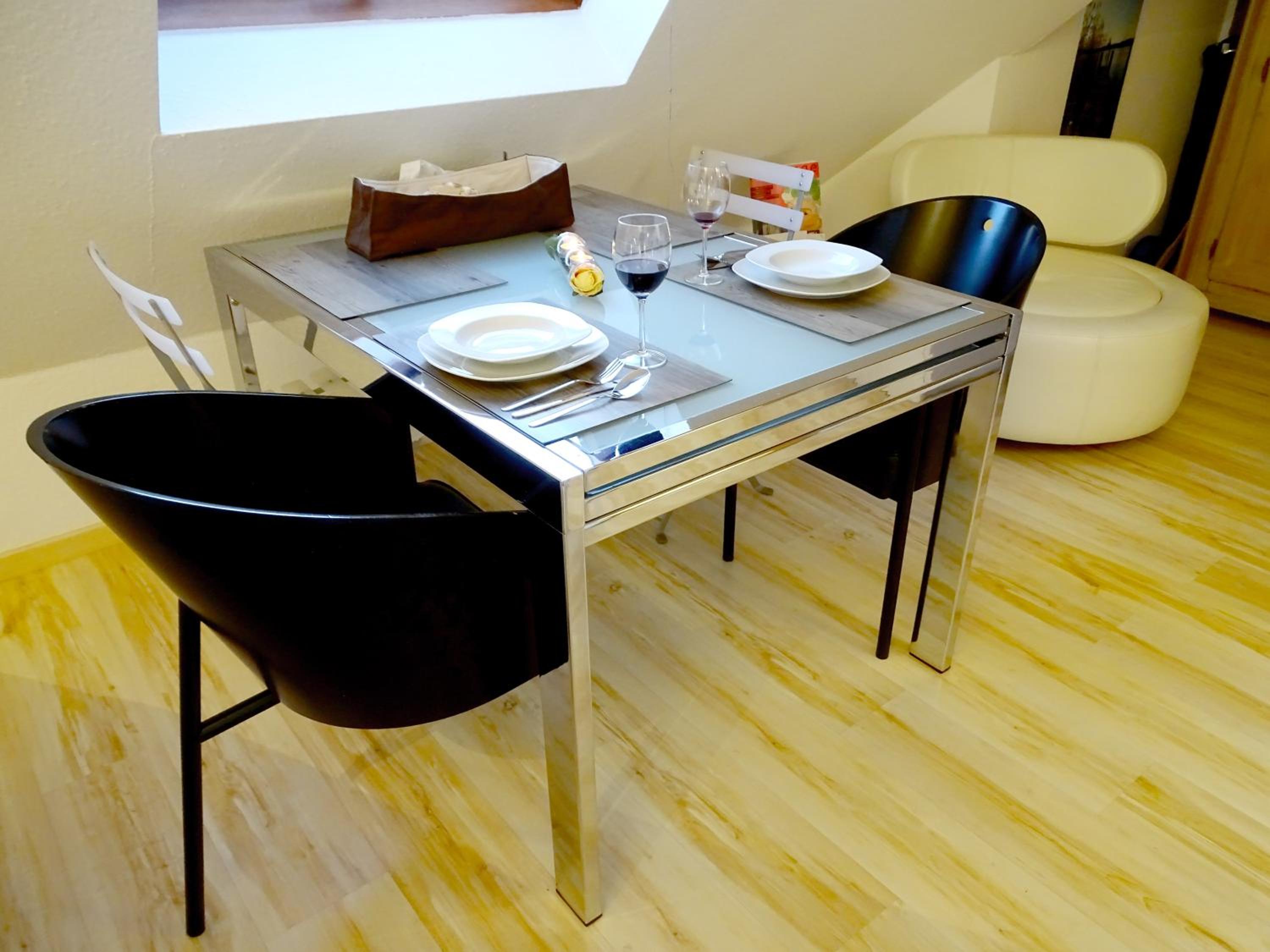 Studio Apartment - Photo 32