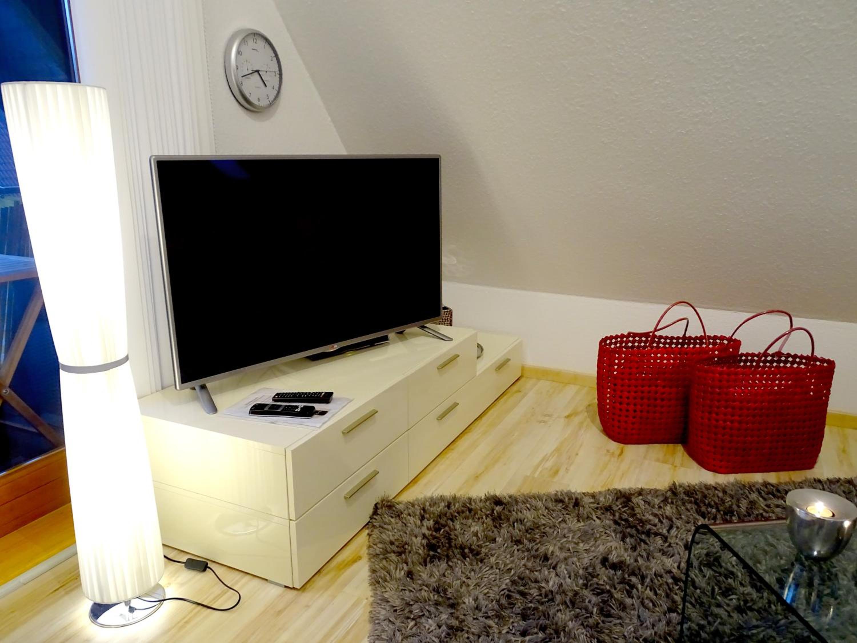 Studio Apartment - Photo 23