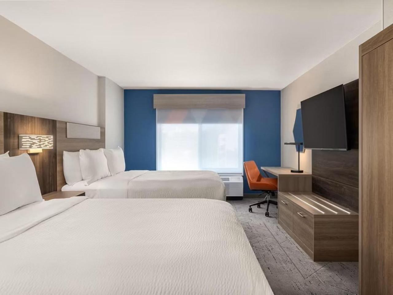 Standard Queen Room with Two Queen Beds - Photo 1