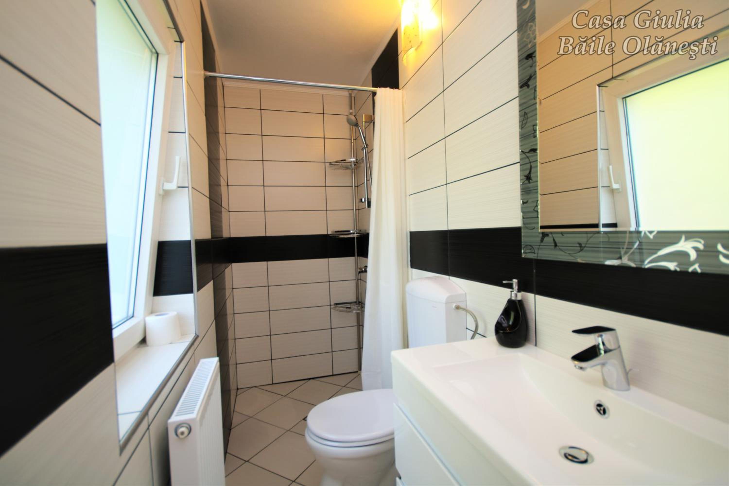 Deluxe Double Room with Balcony photo 3