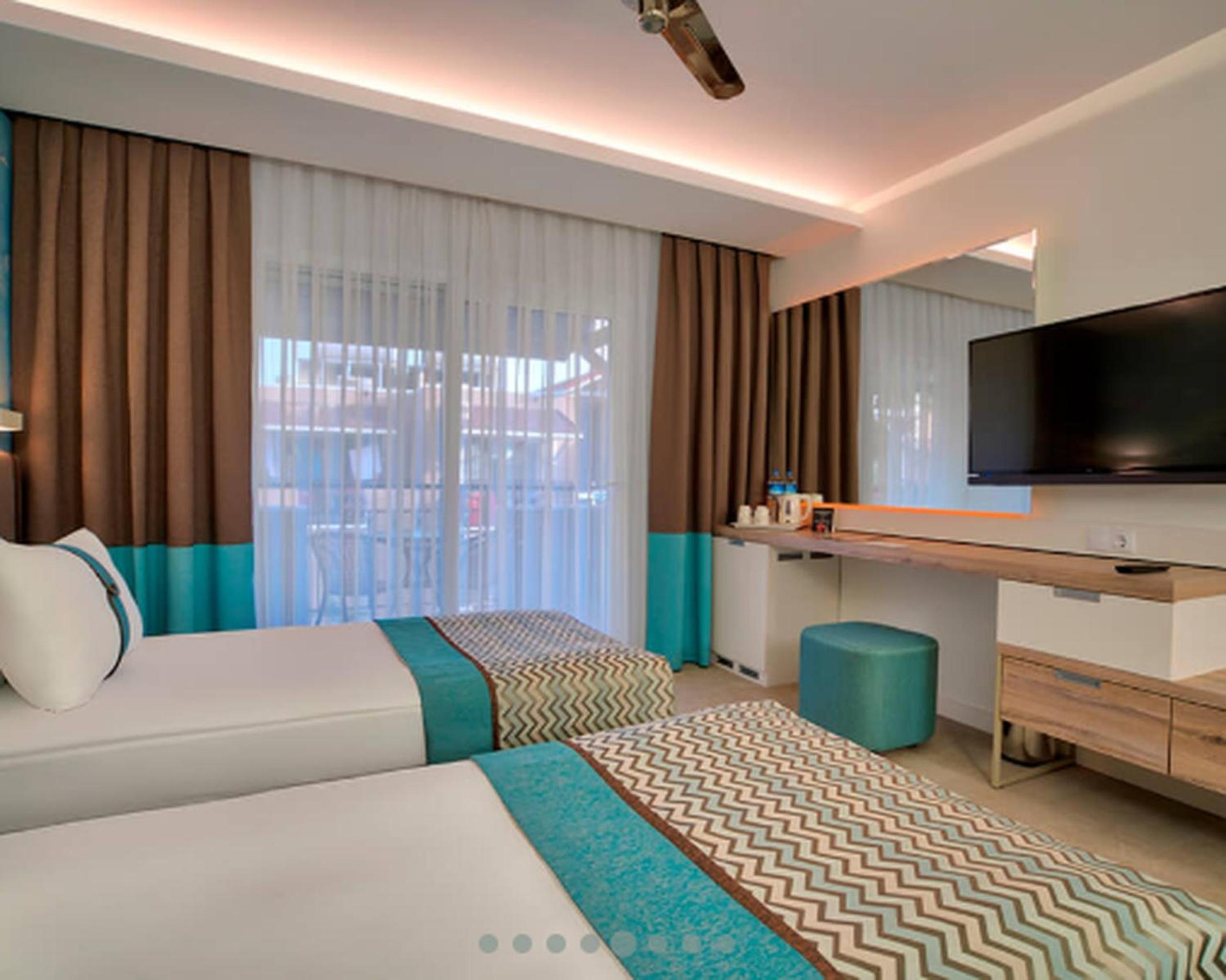 Standard Double Room - Photo 8