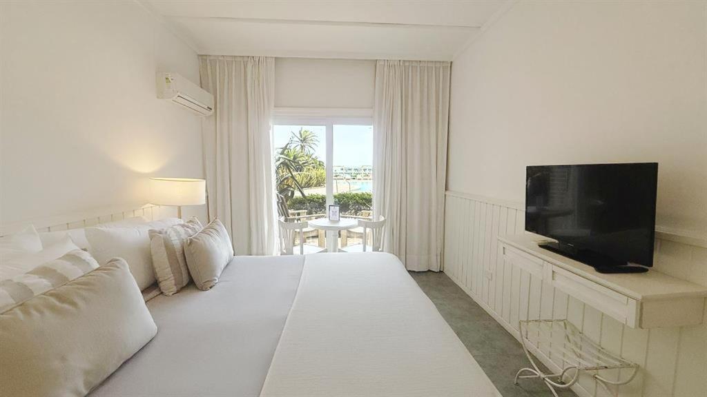 Double Room with Pool View