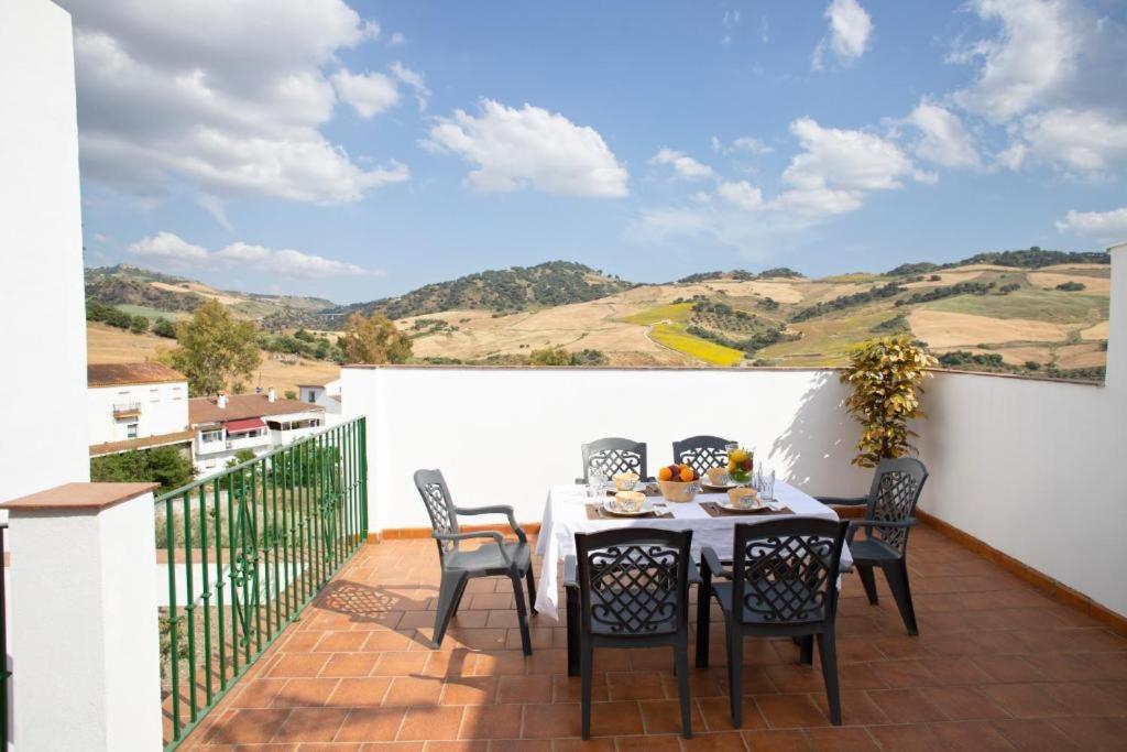 Apartment with Mountain View photo 3