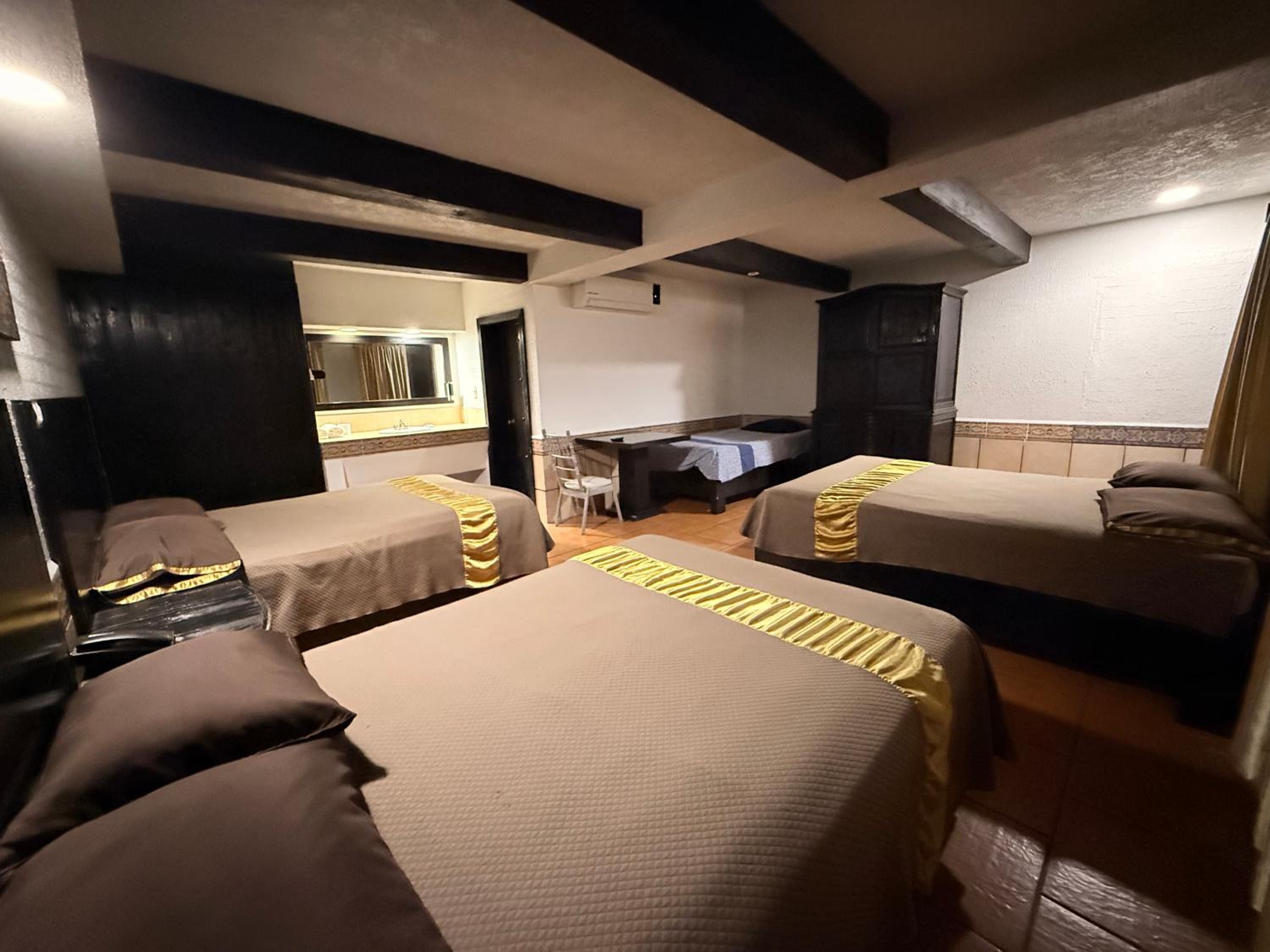 Quadruple Room photo 3