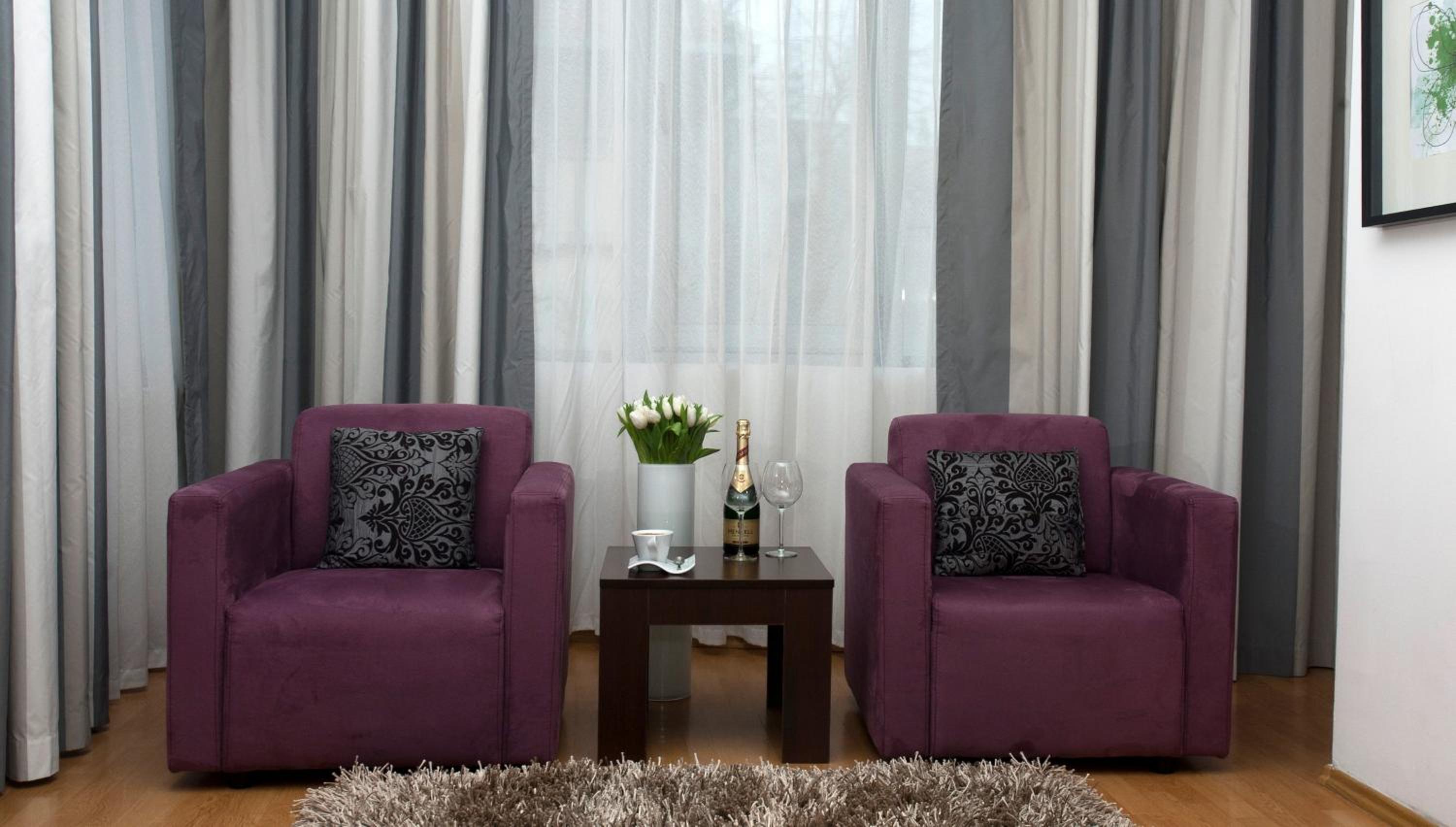 Executive Business Room - Photo 11