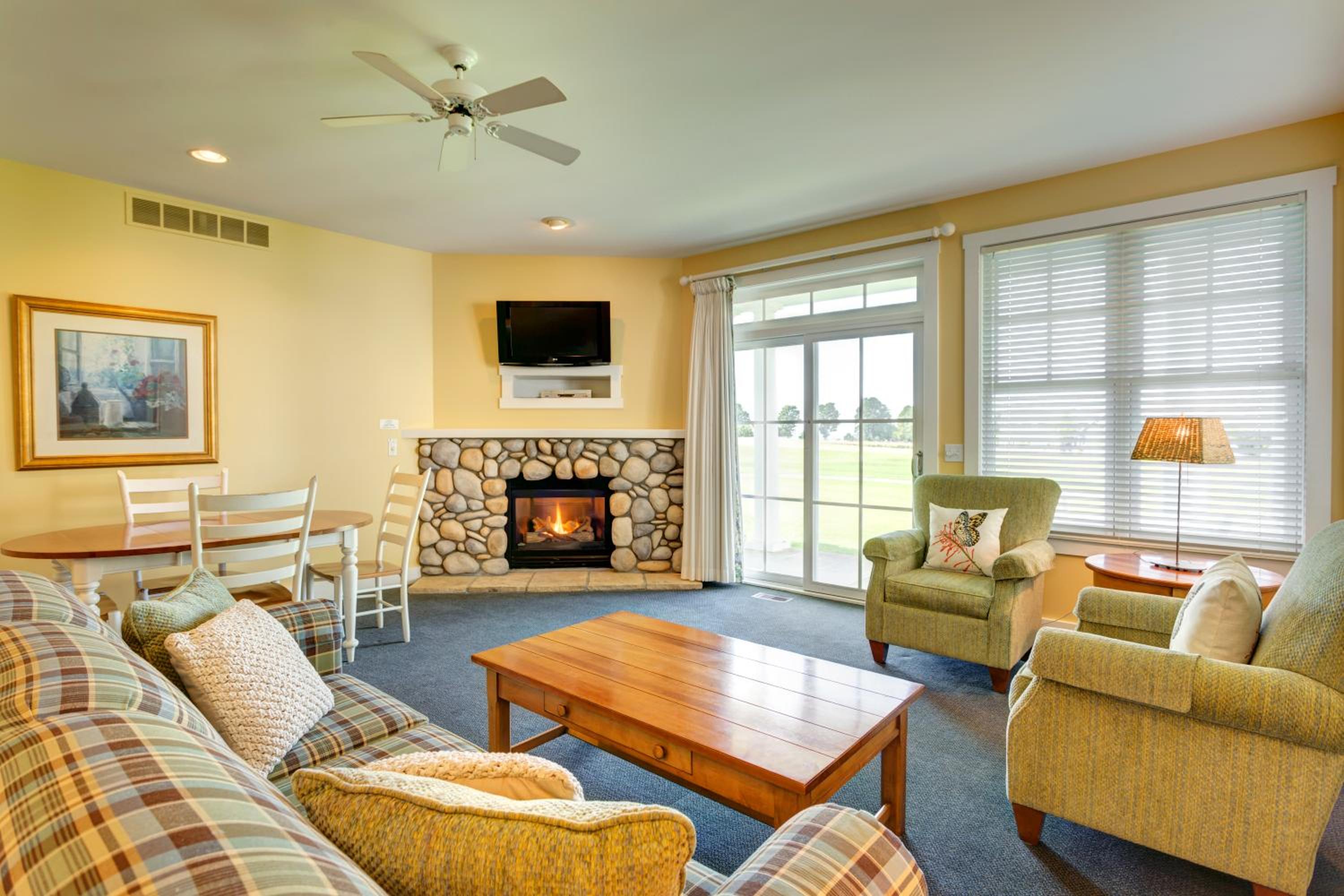 Three-Bedroom Vacation Home  photo 2