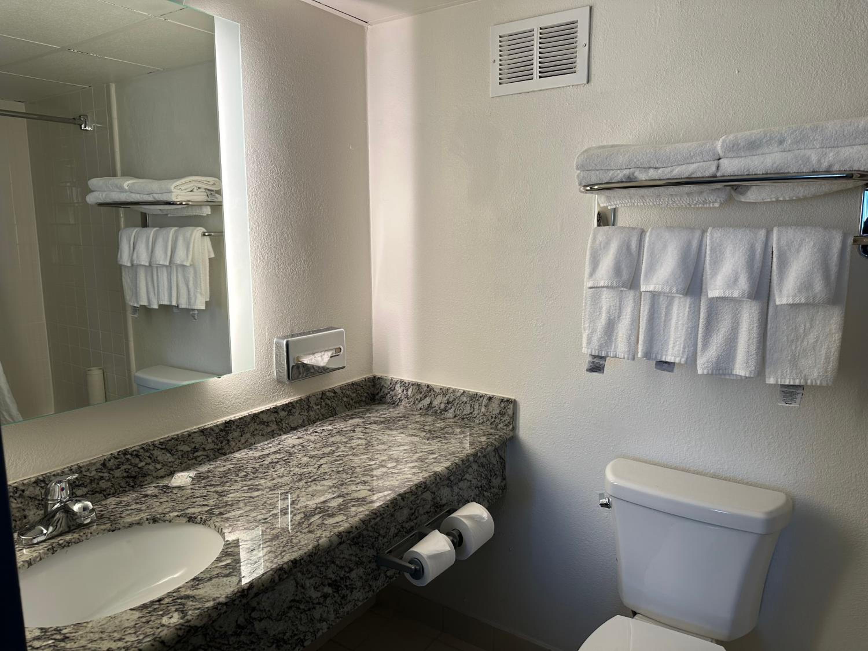 Queen Suite with Two Queen Beds - Non-Smoking - Photo 1