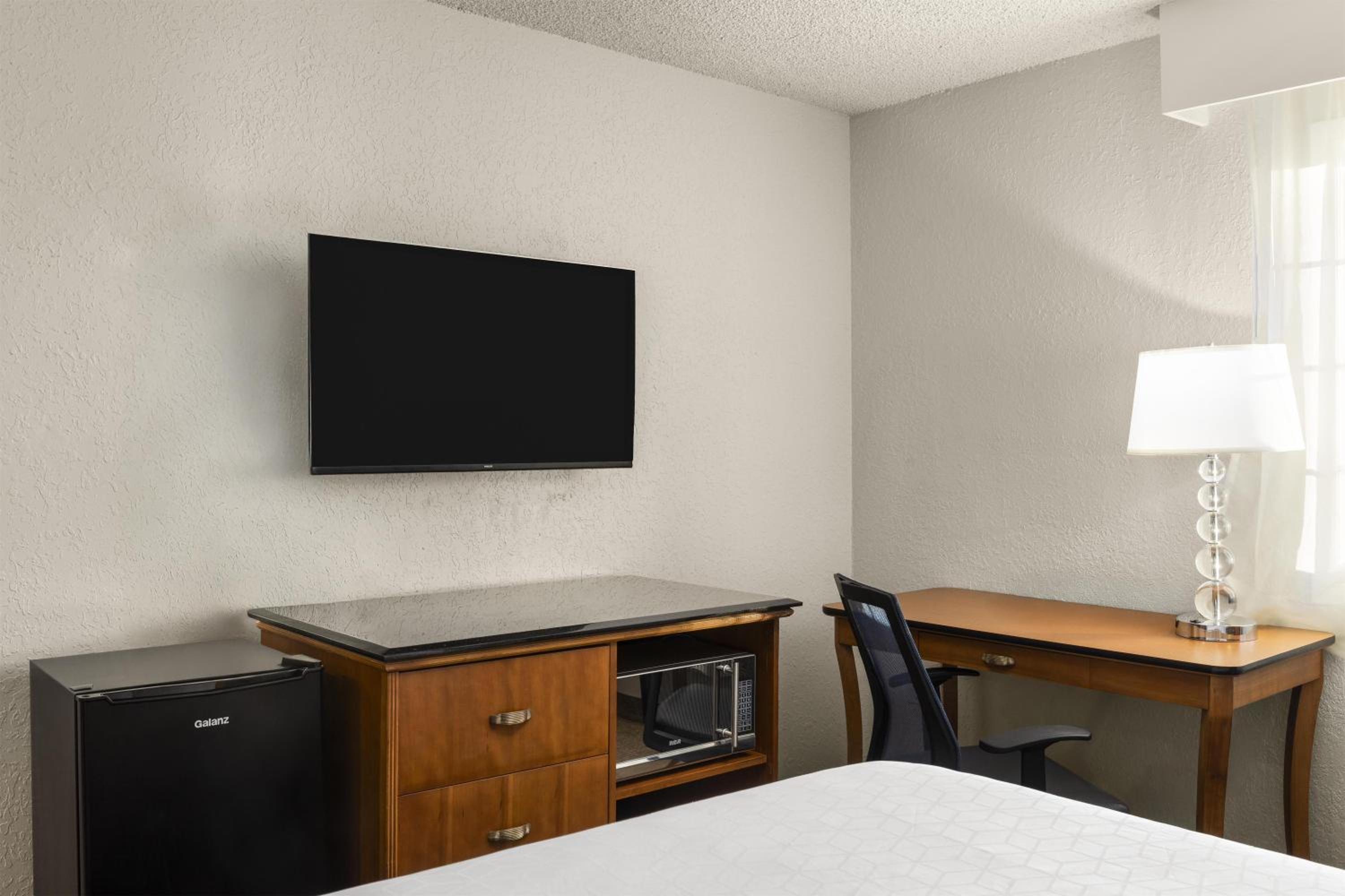 Double Room - Non-Smoking  photo 2