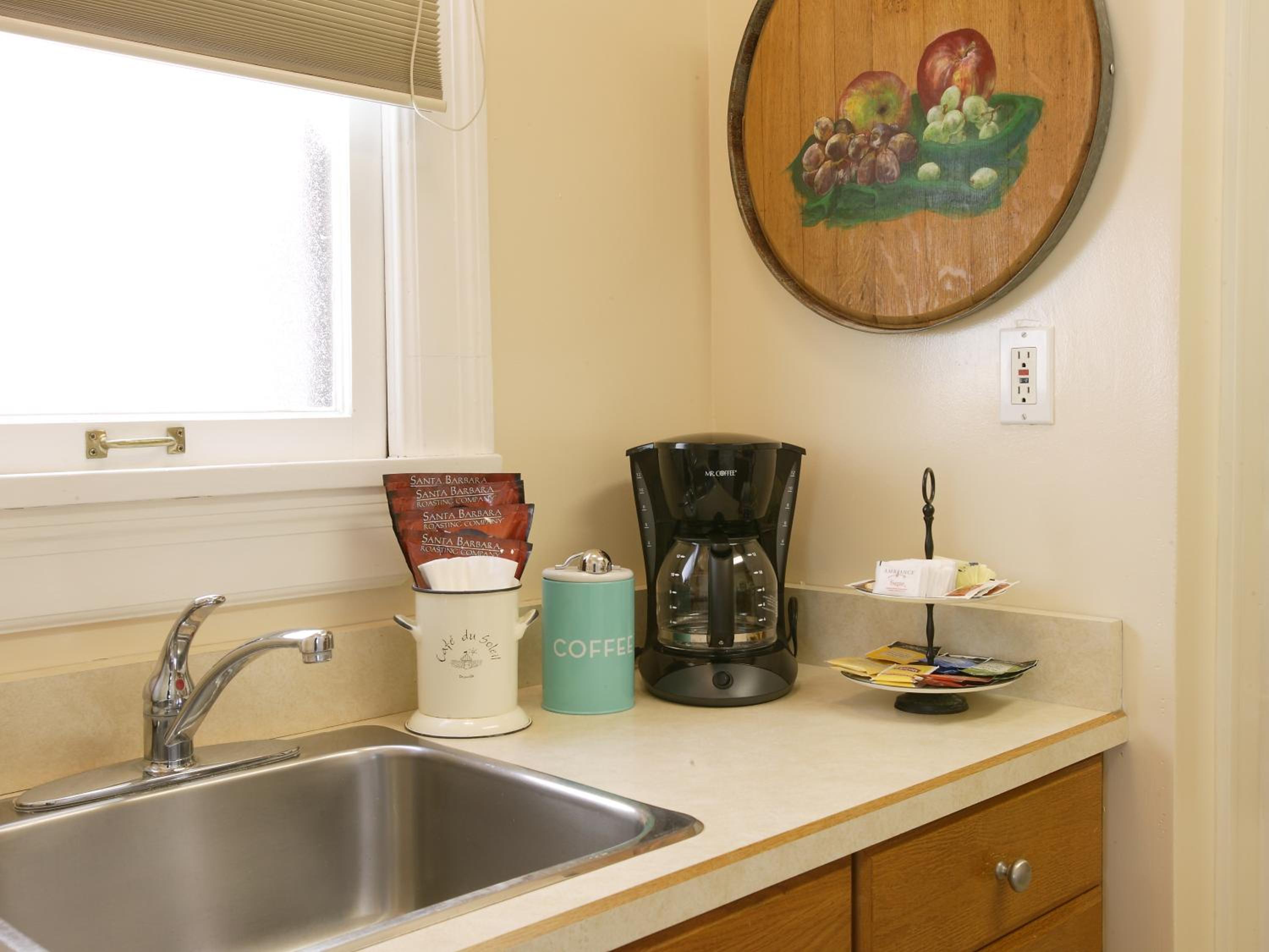 Deluxe King Studio with Kitchen - 118C - Photo 11