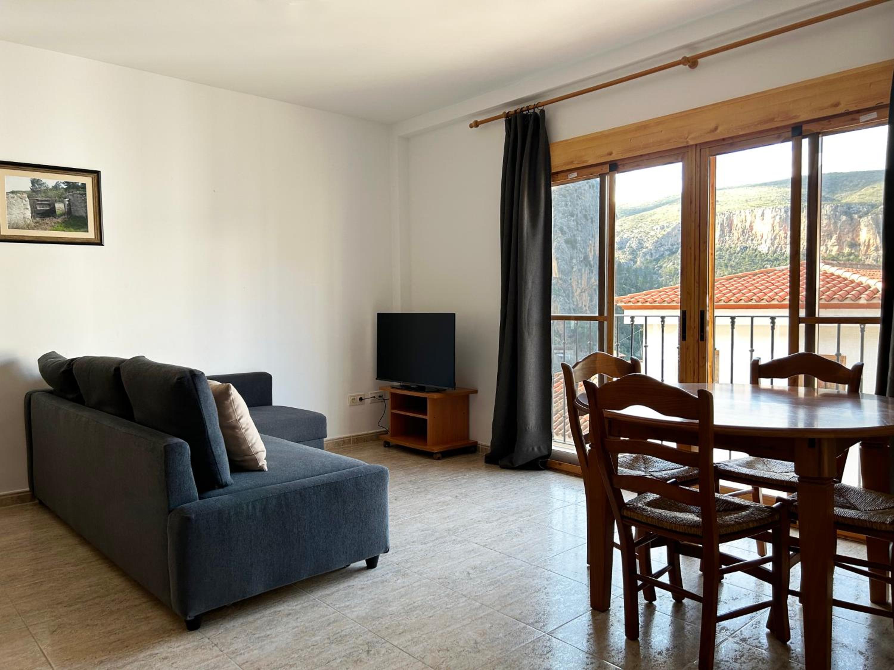 Apartment with Balcony photo 3