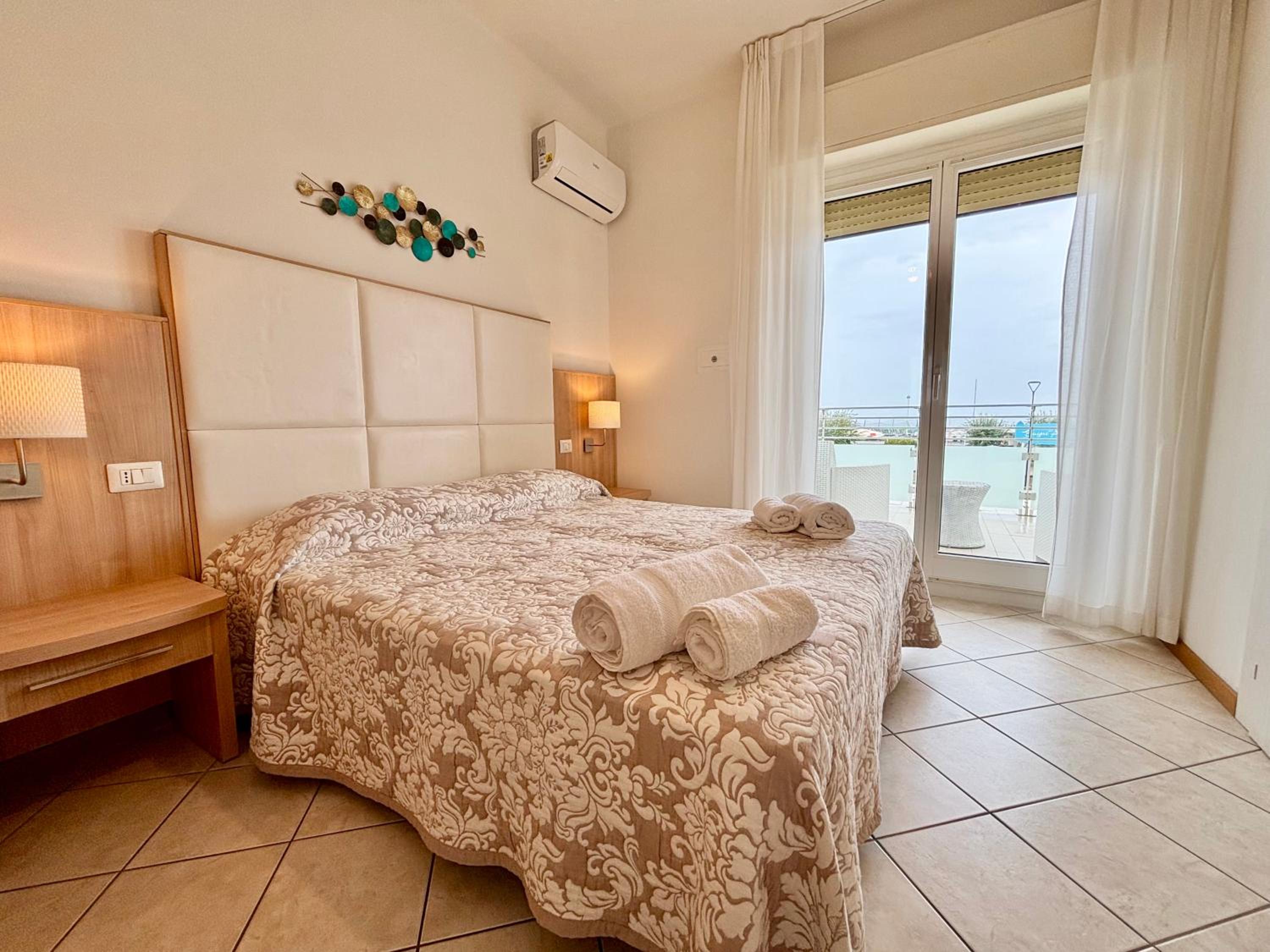 Double Room with Balcony and Sea View